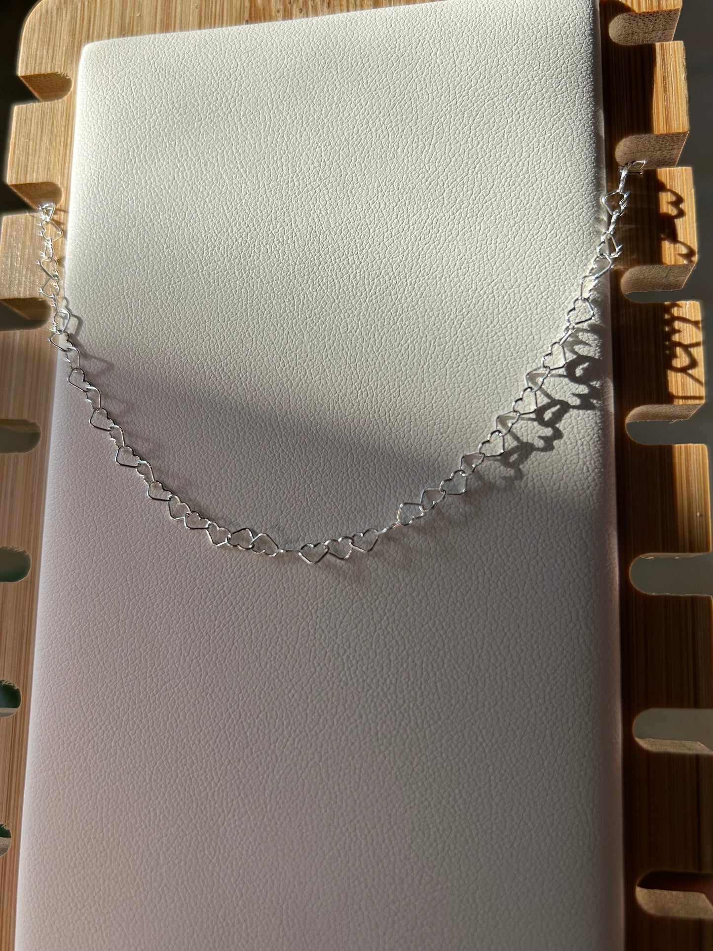 Cadena corazones calados