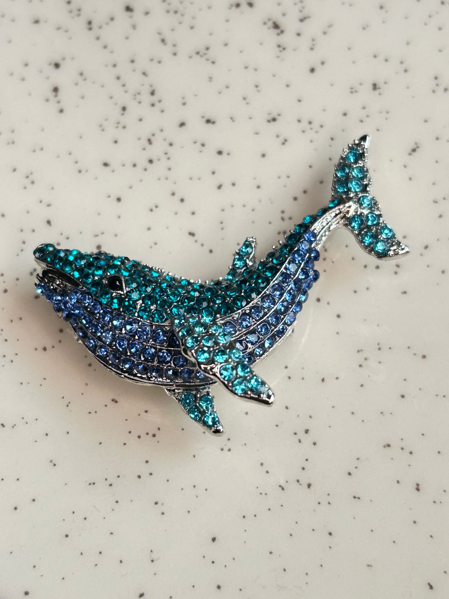 Prendedor ballena azul