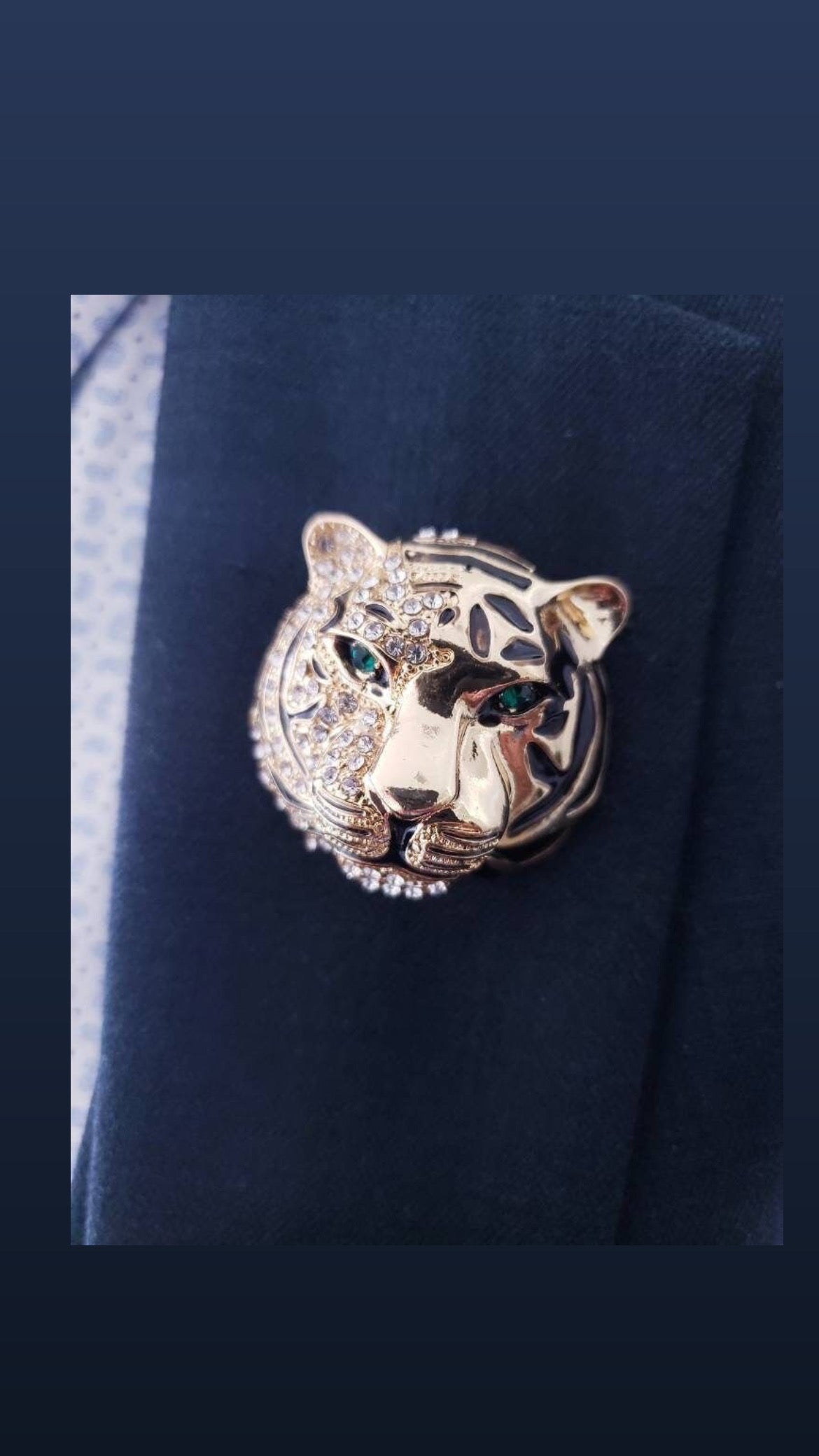 Prendedor tigre dorado