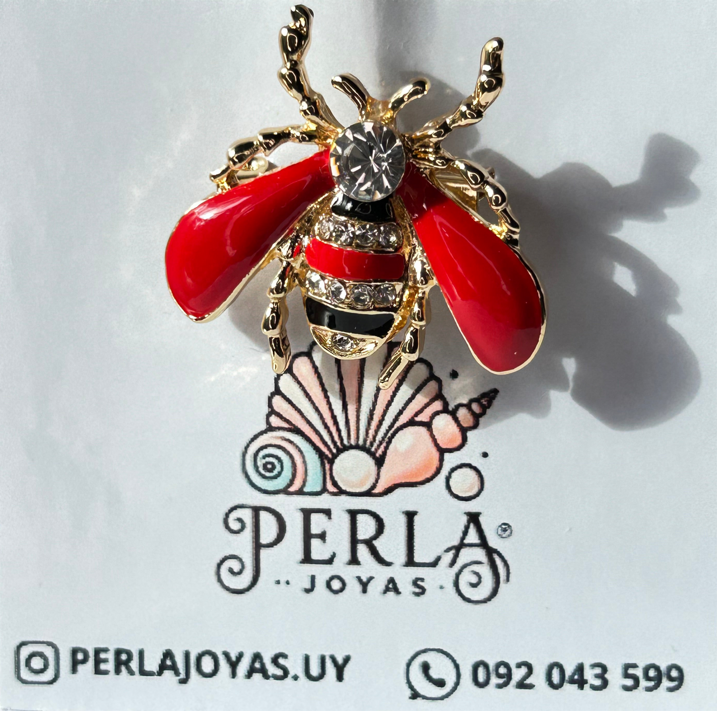 Prendedor avispa red