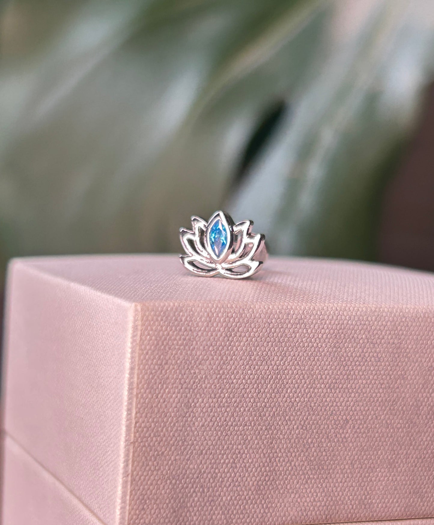 Solitario Flor de Loto