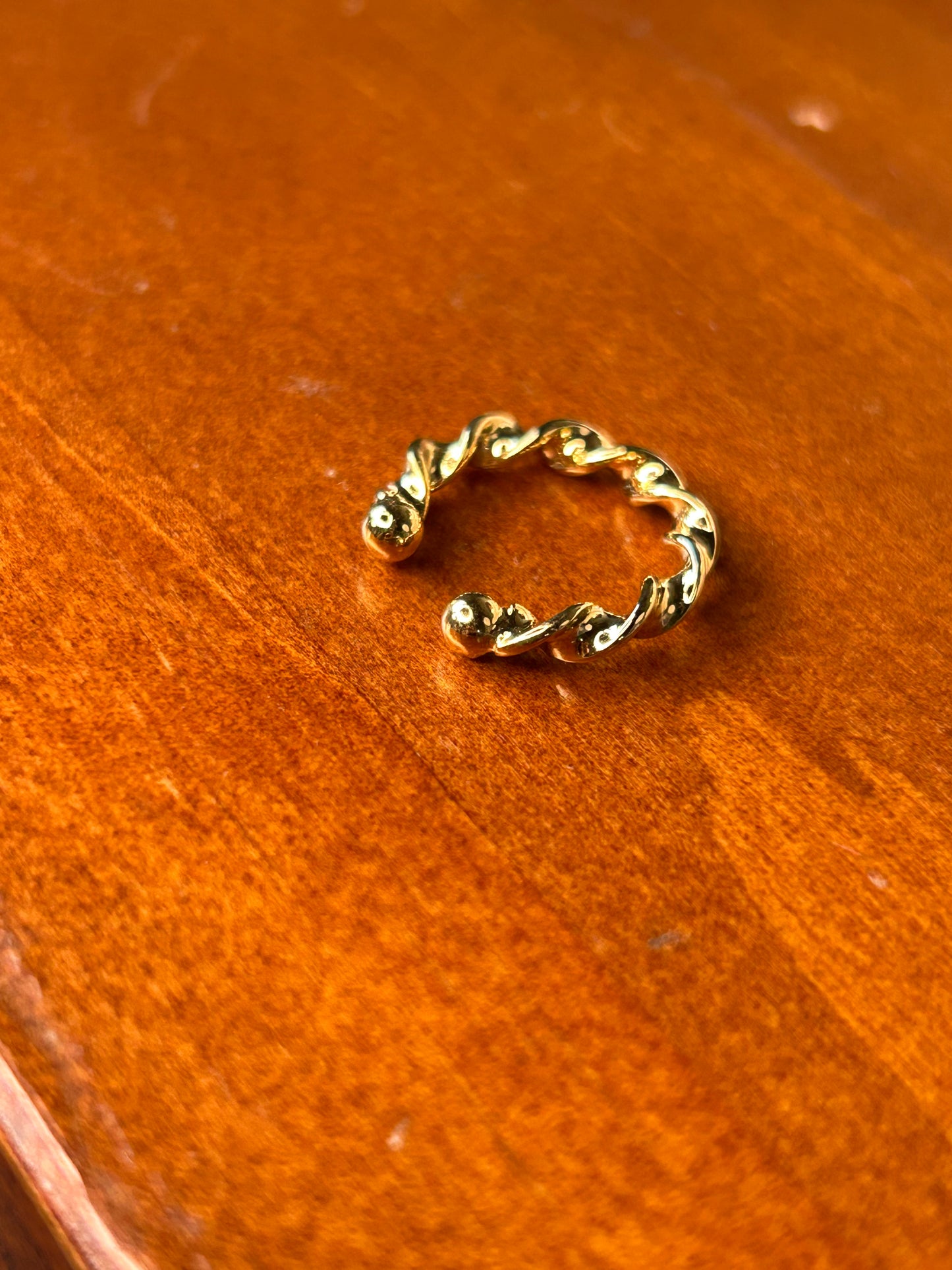Ear cuff torneado