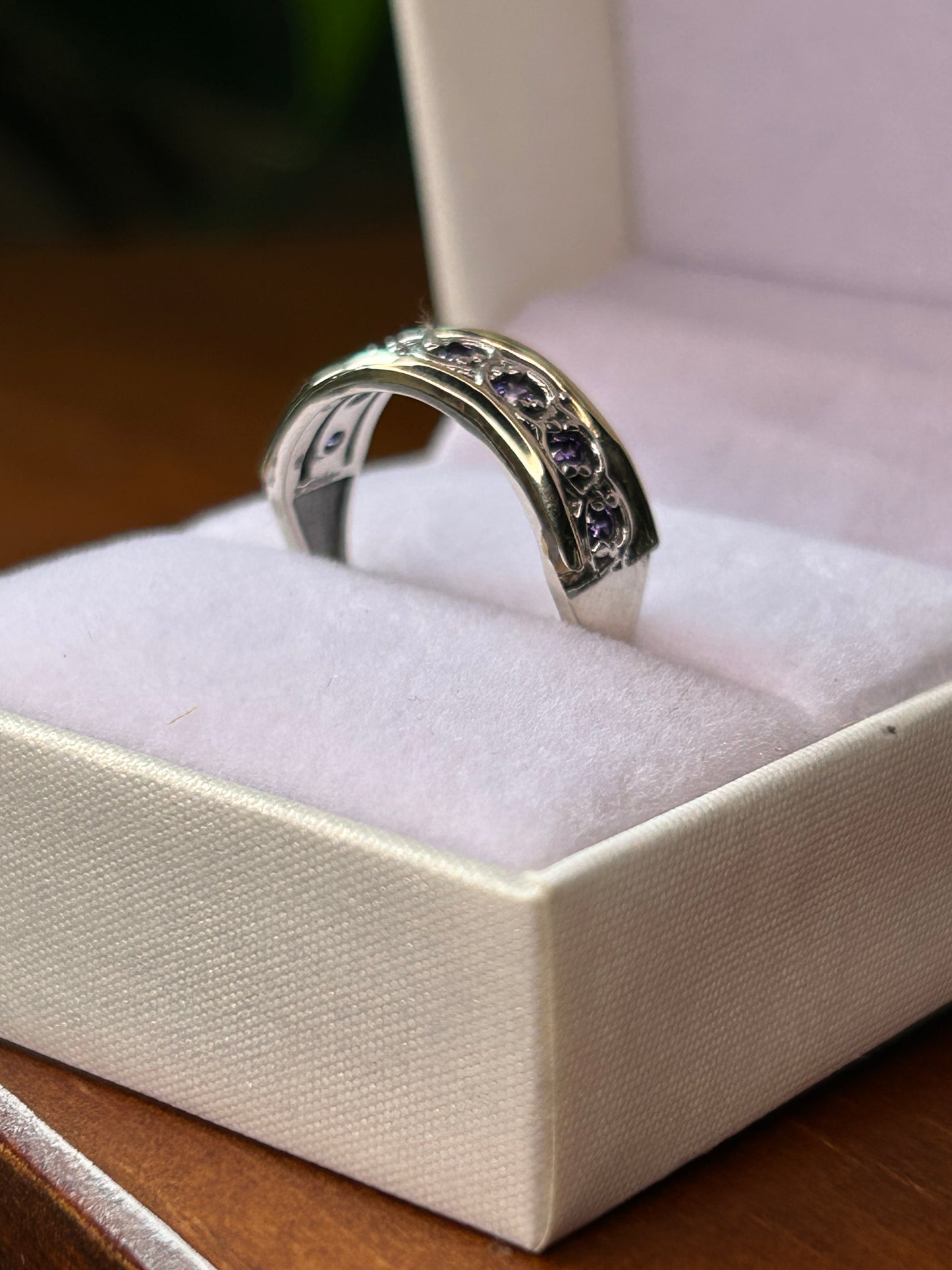 Anillo círculos circonias lilas