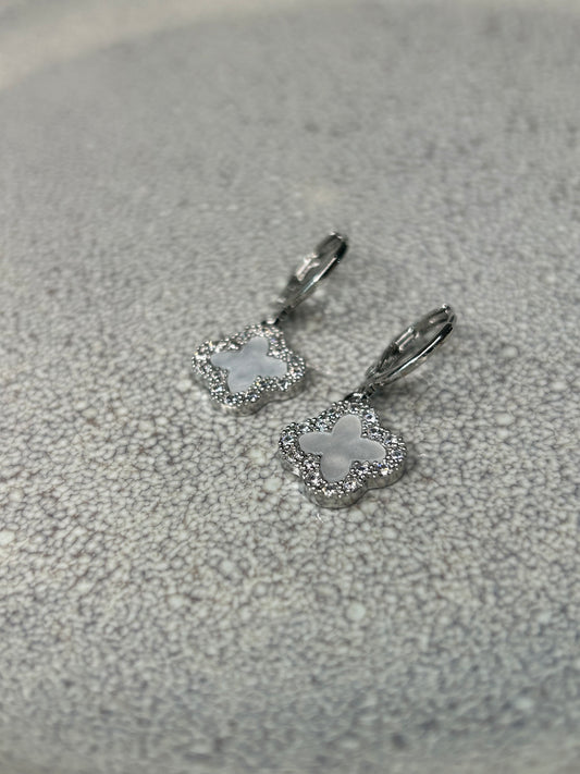 Aros flor estilo VC blanco