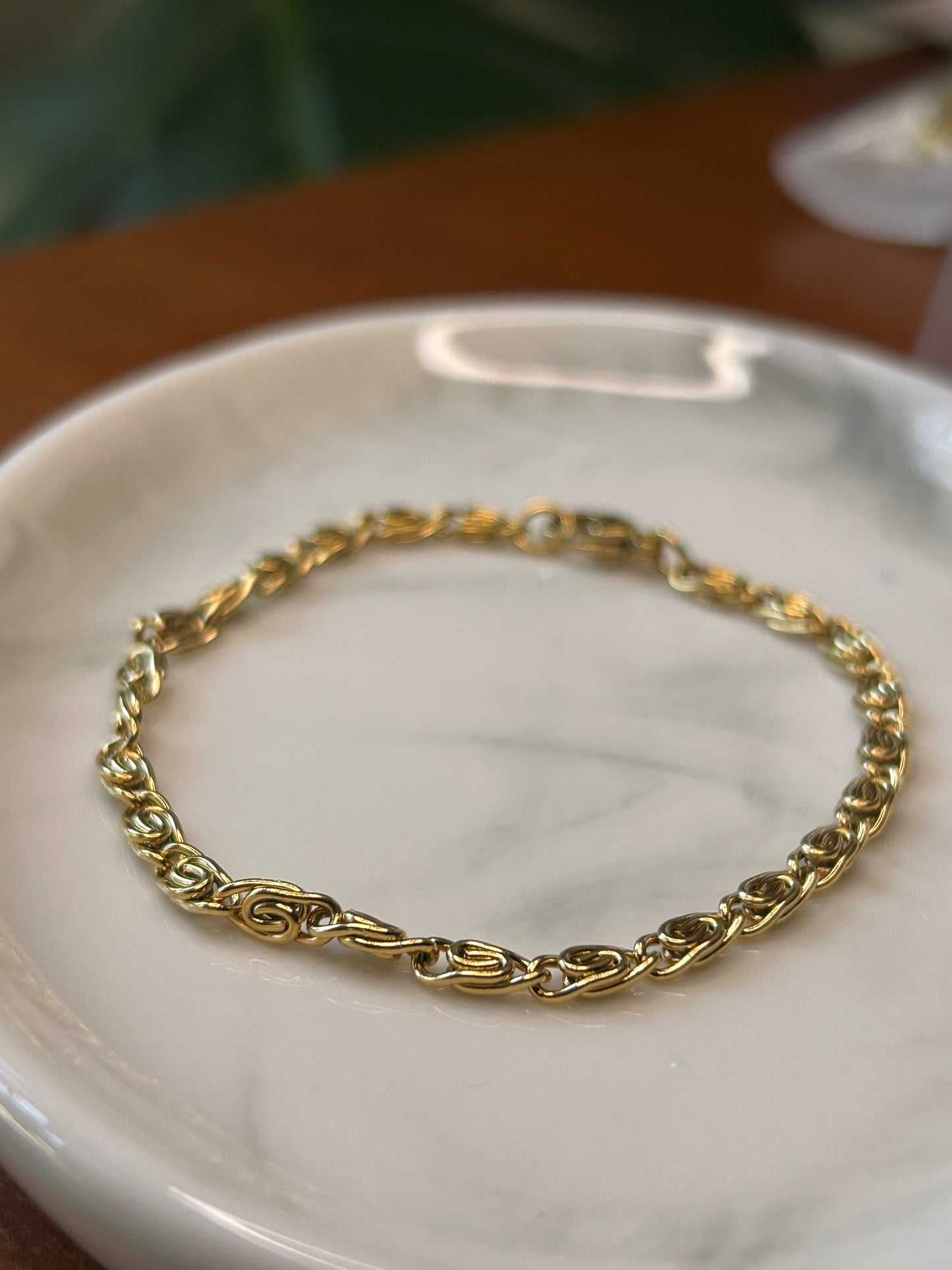Pulsera caracol dorada