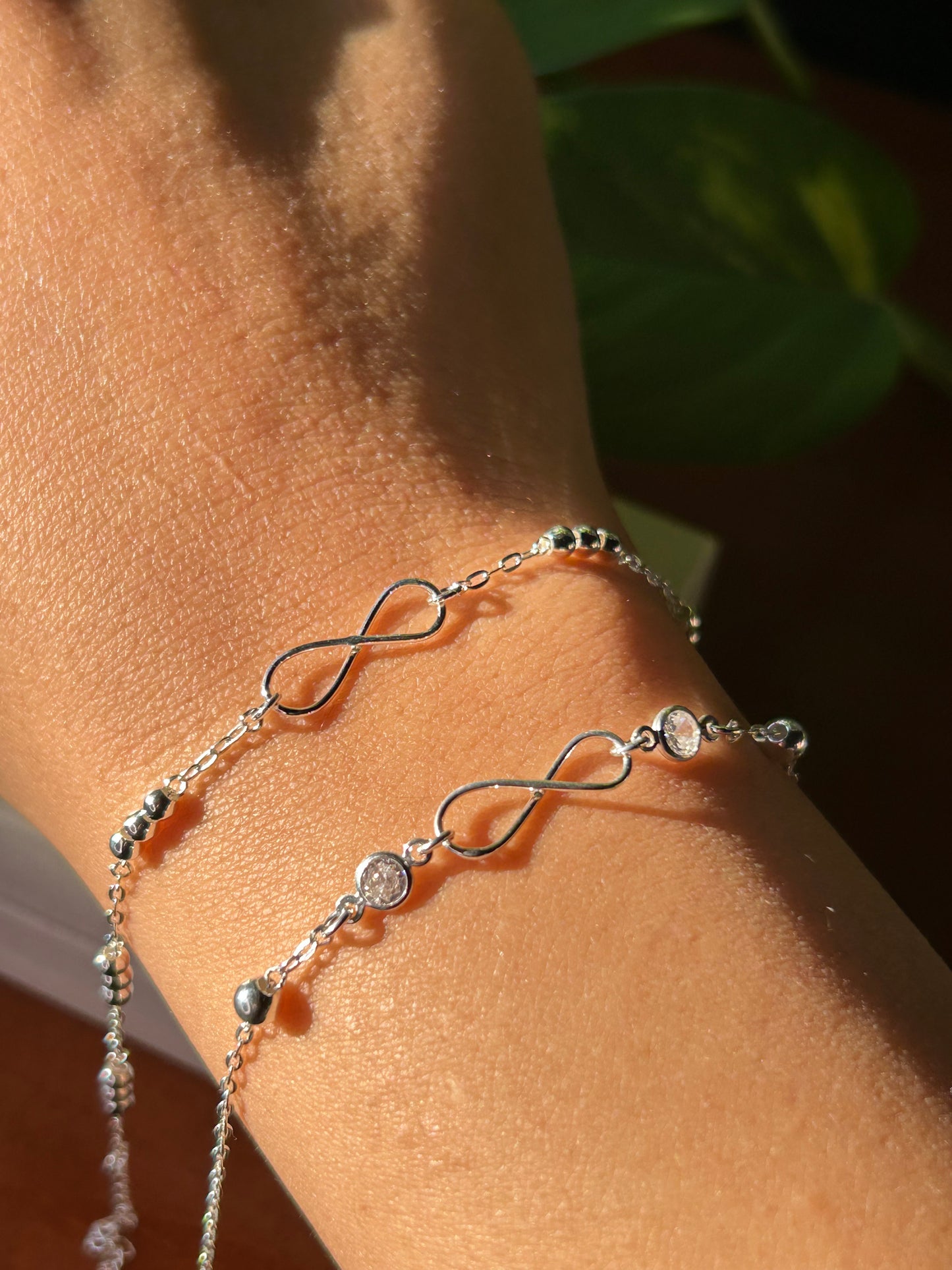 Pulsera infinito con mini esferas