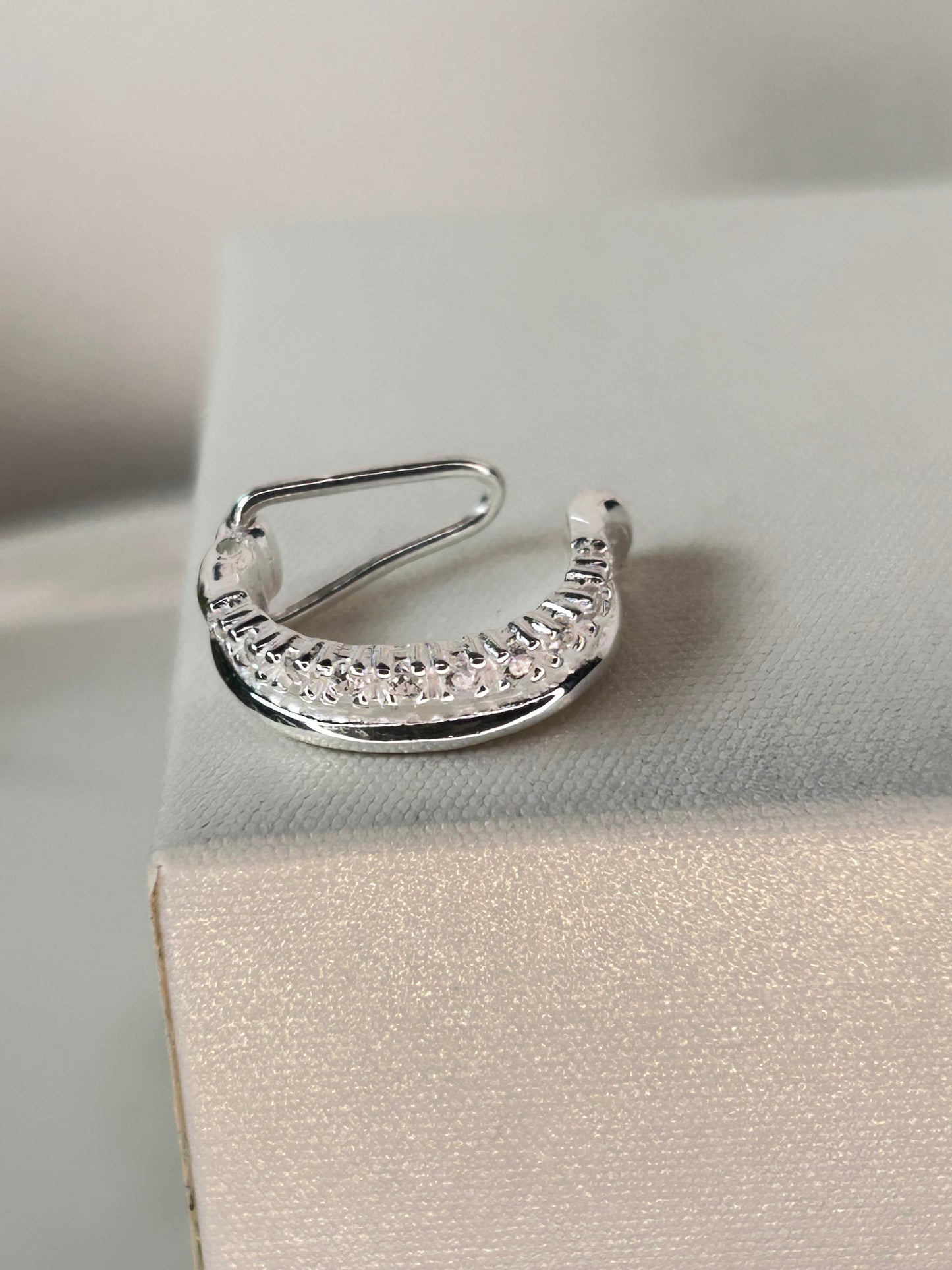 Ear Cuff circonias gancho