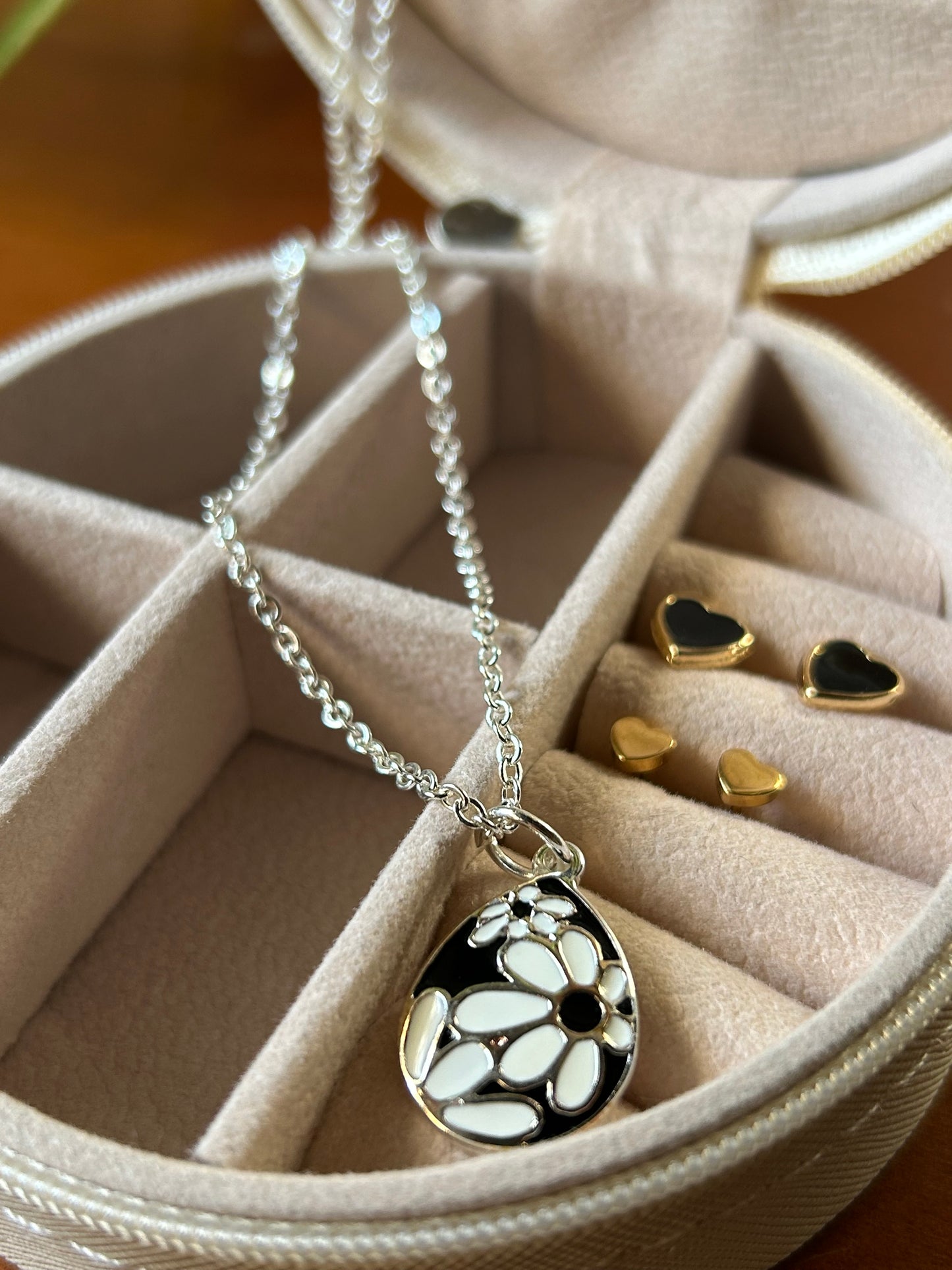 Alhajero armado modelo 10