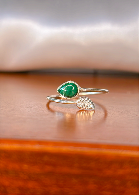 Anillo semi ajustable malaquita