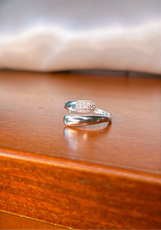 Anillo semi ajustable circonias