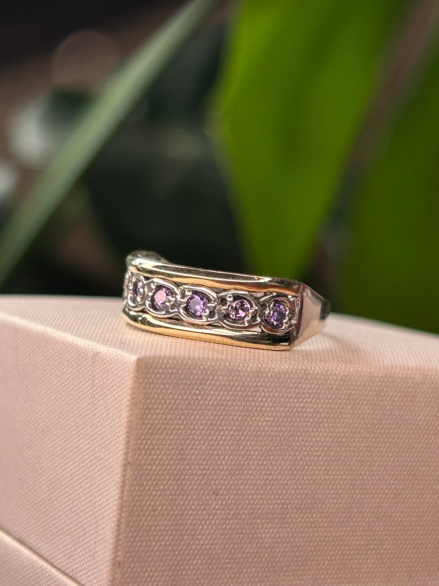 Anillo círculos circonias lilas