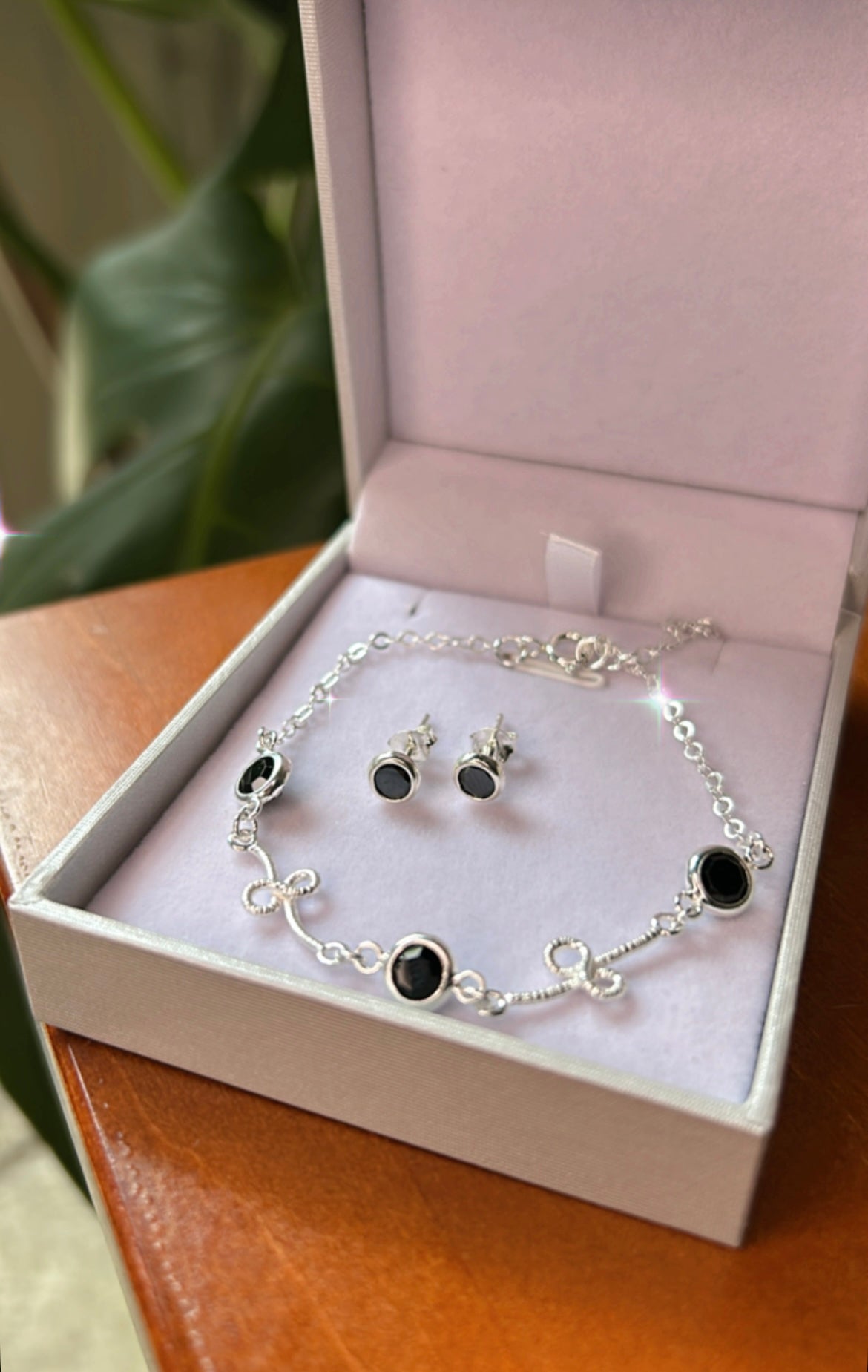 Pulsera infinito y cristales