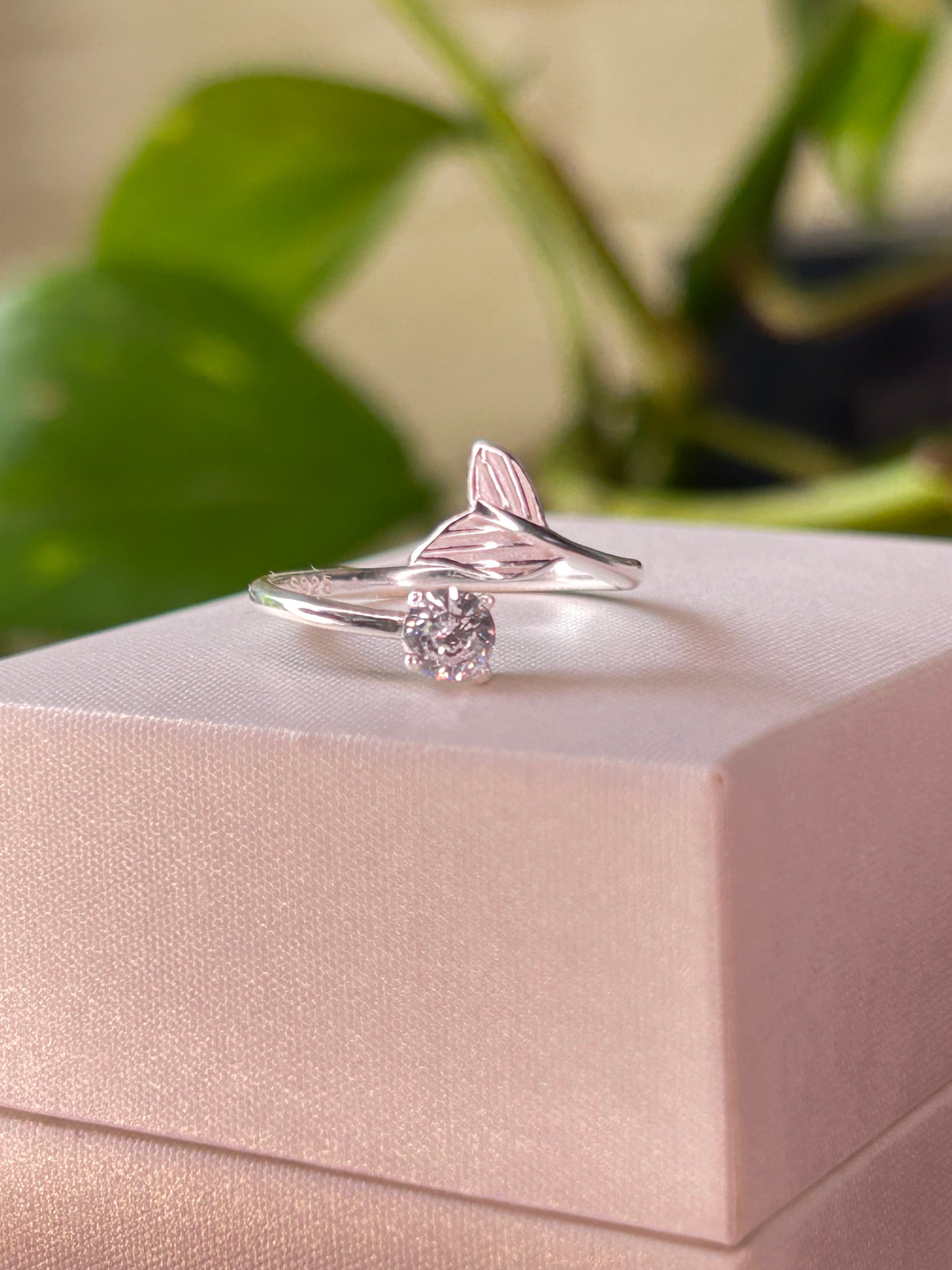 Anillo Sirena y Circonia