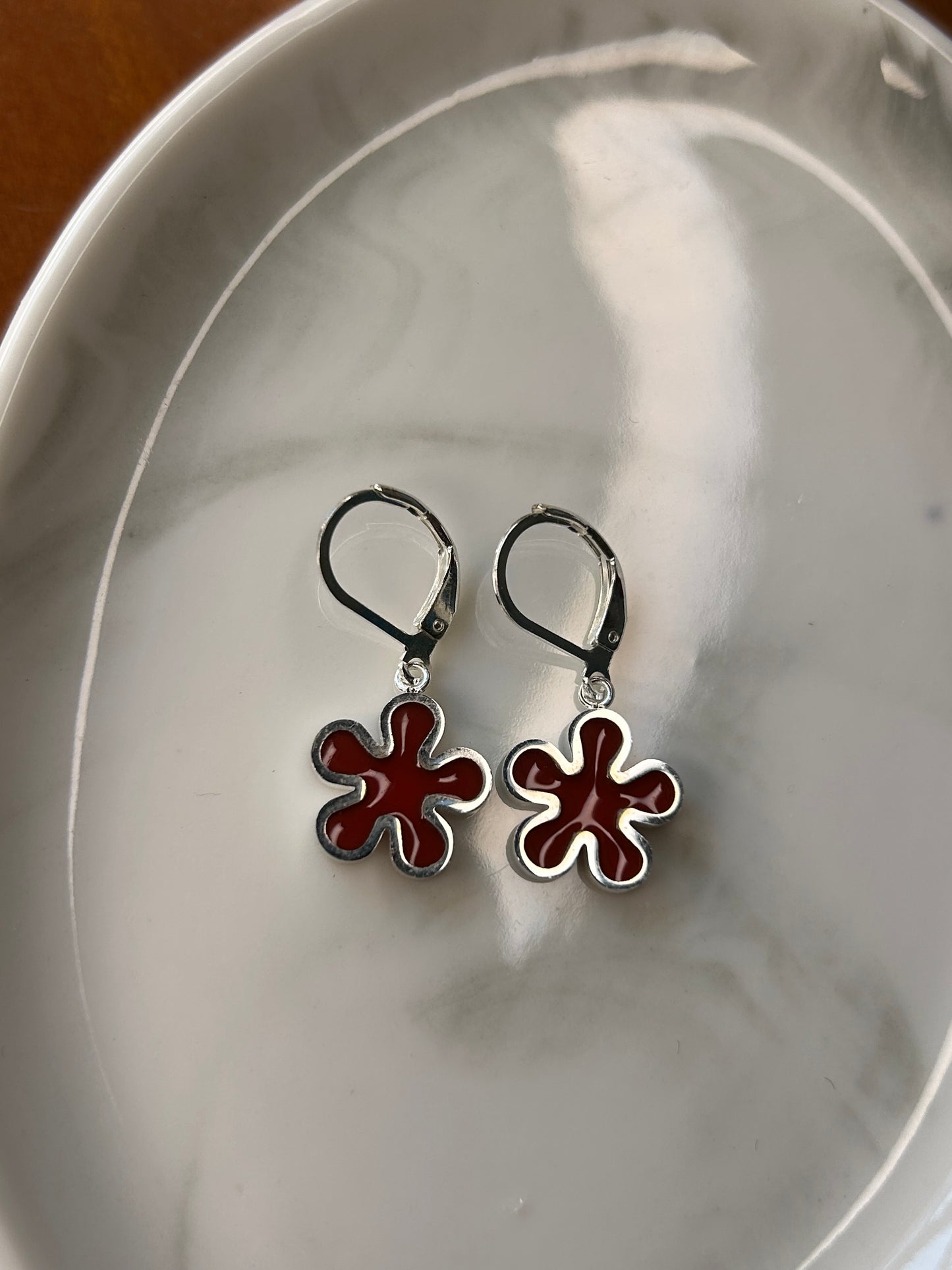 Aros flor resina rojo