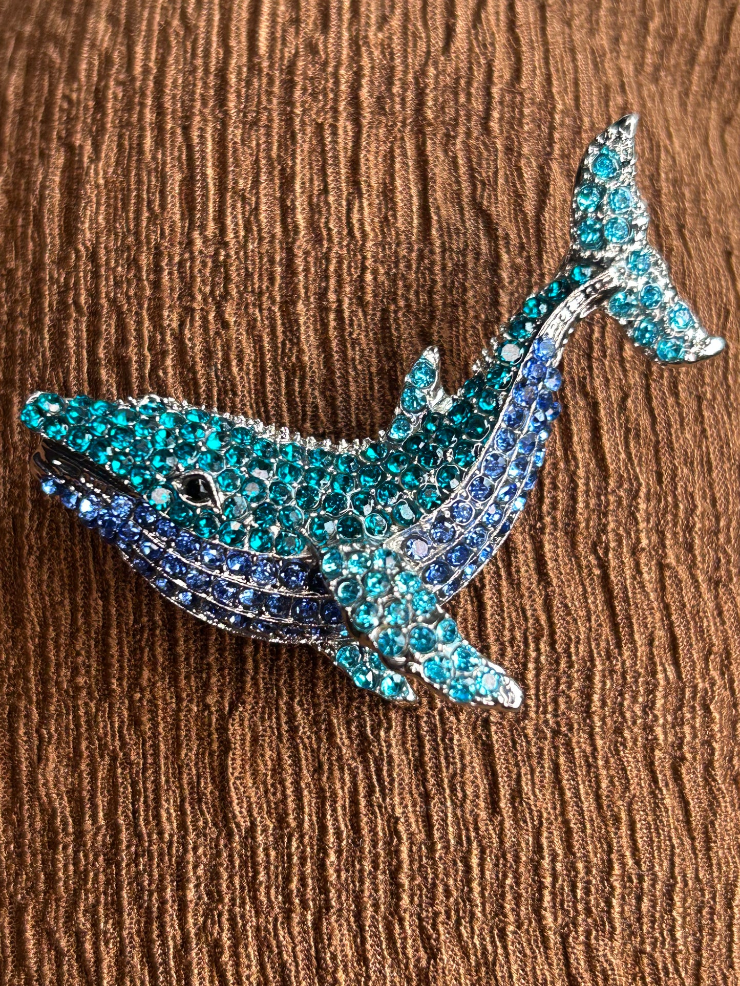 Prendedor ballena azul