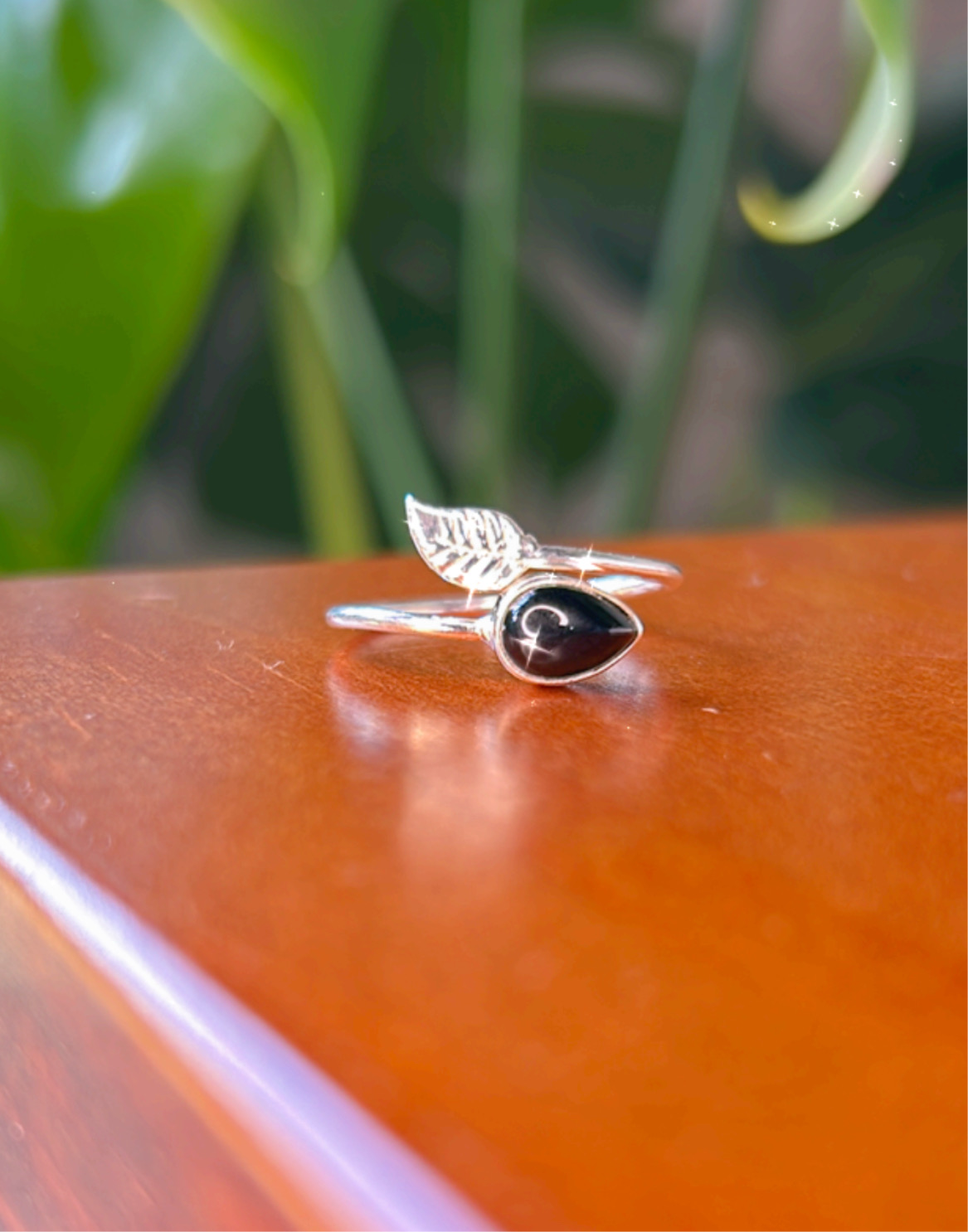 Anillo semi ajustable ónix