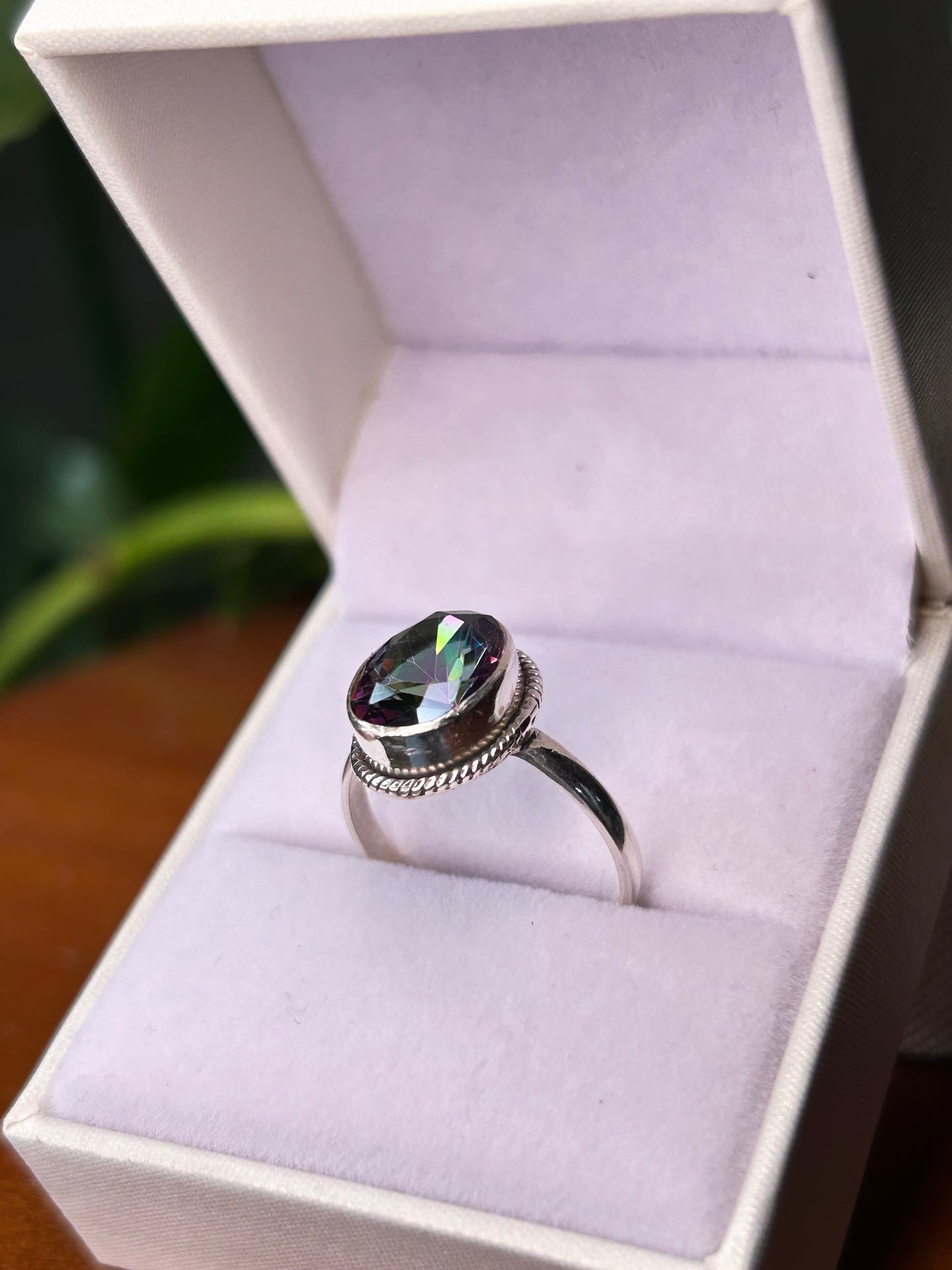 Anillo topacio místico