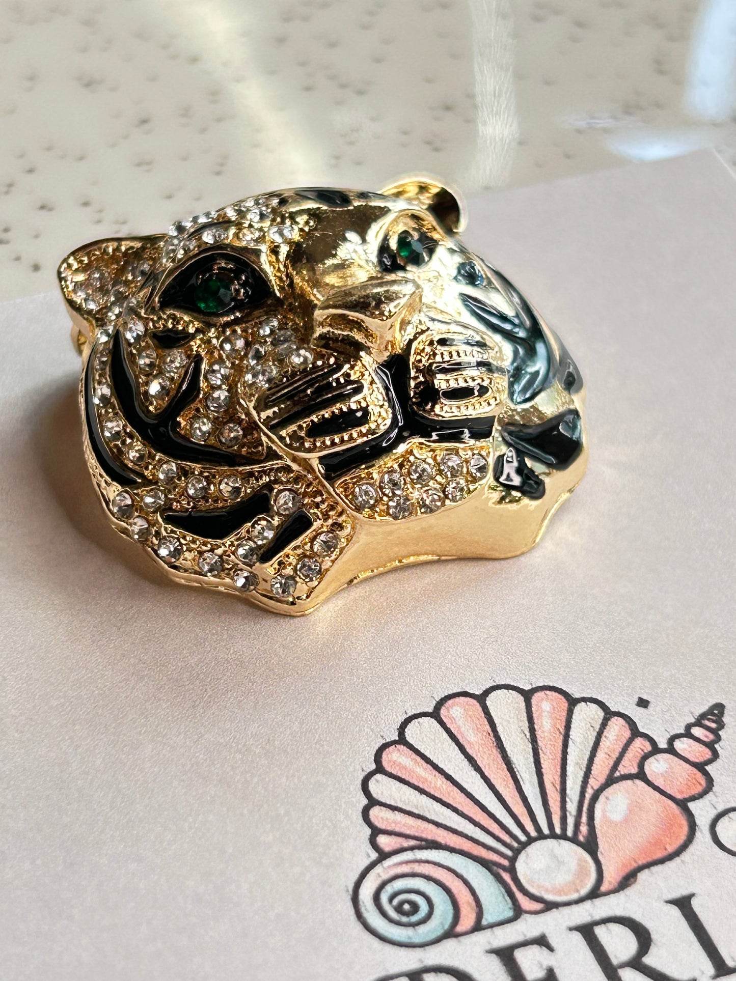 Prendedor tigre dorado