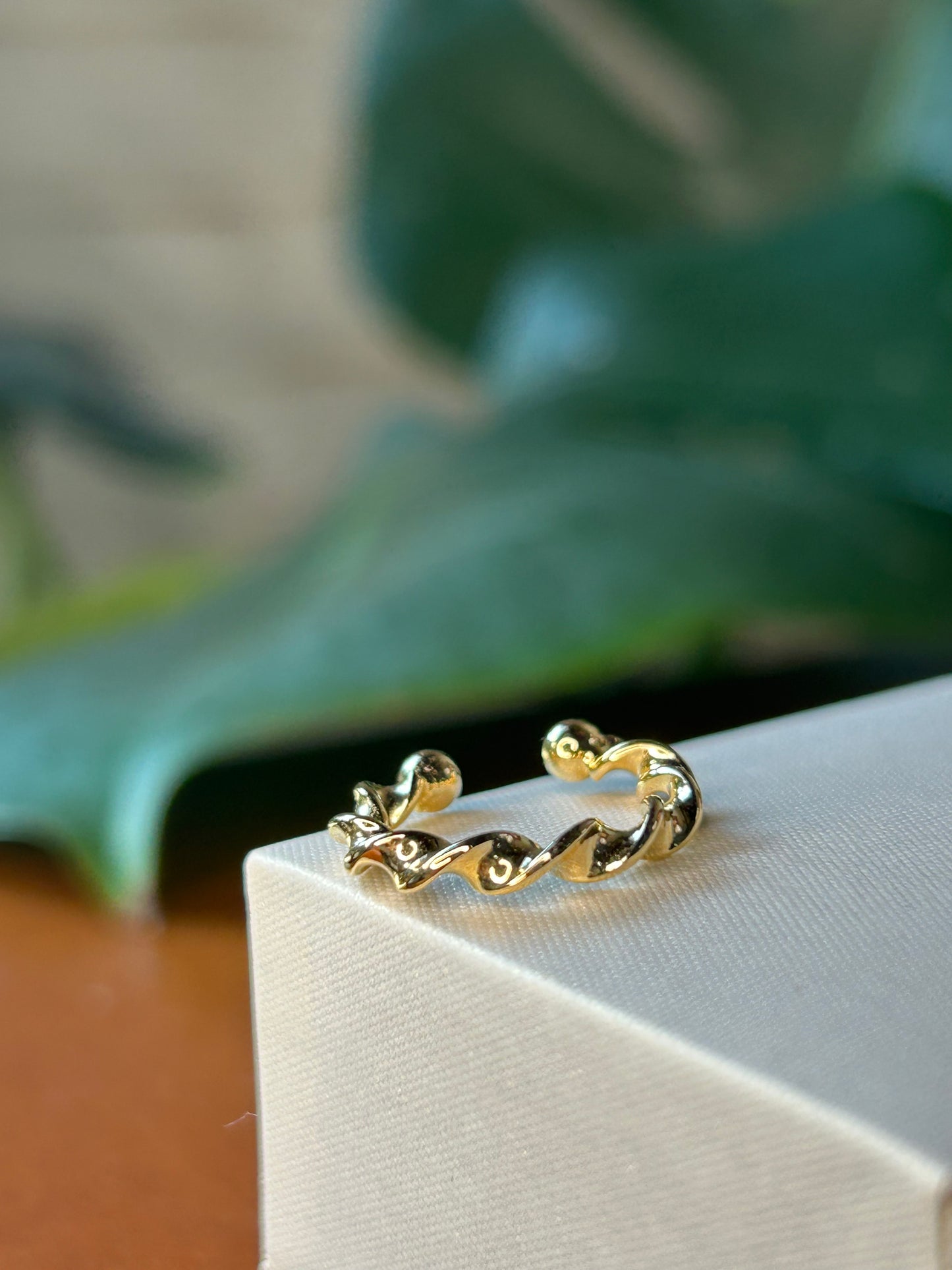 Ear cuff torneado