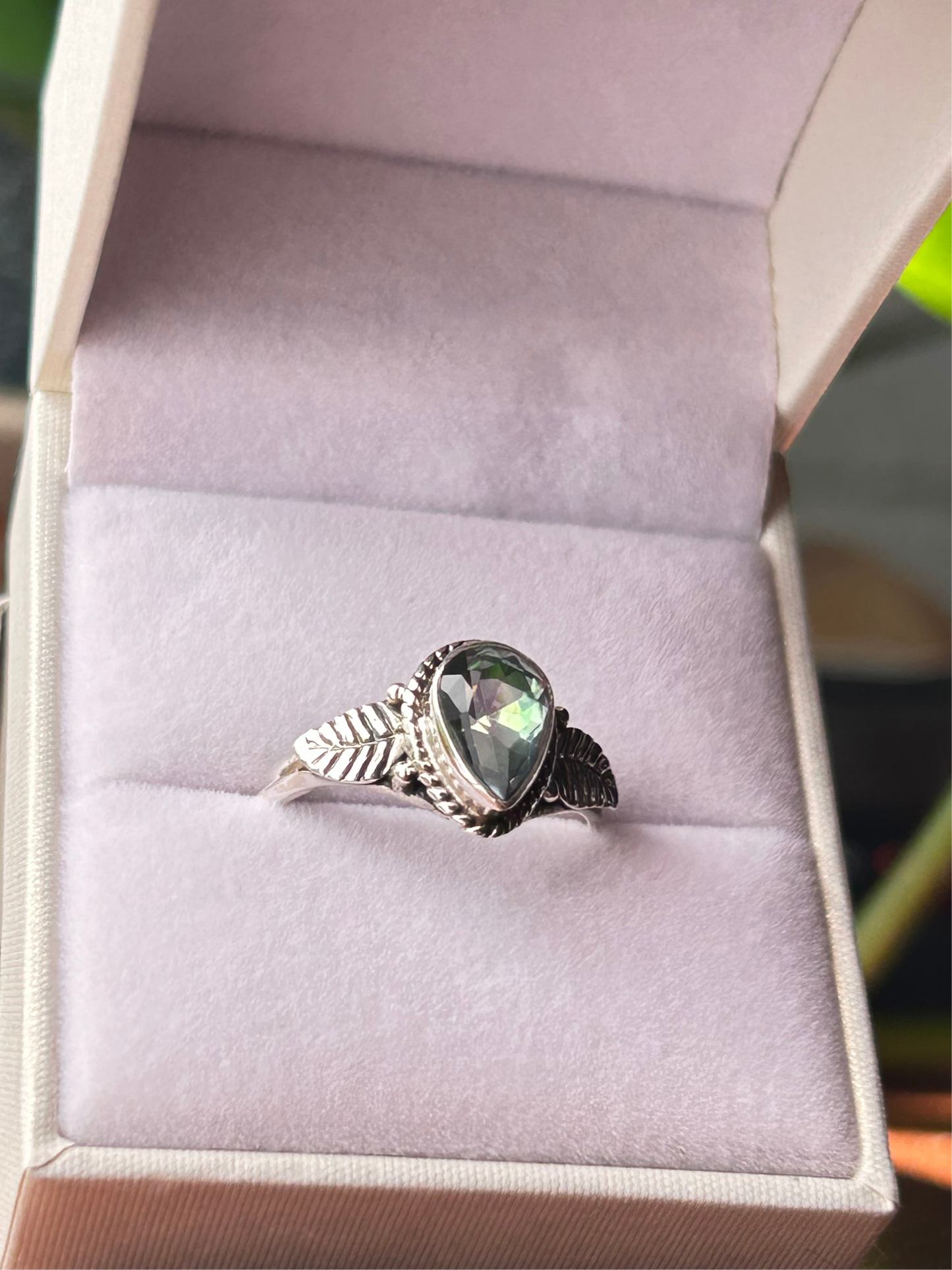 Anillo Gota Topacio Místico