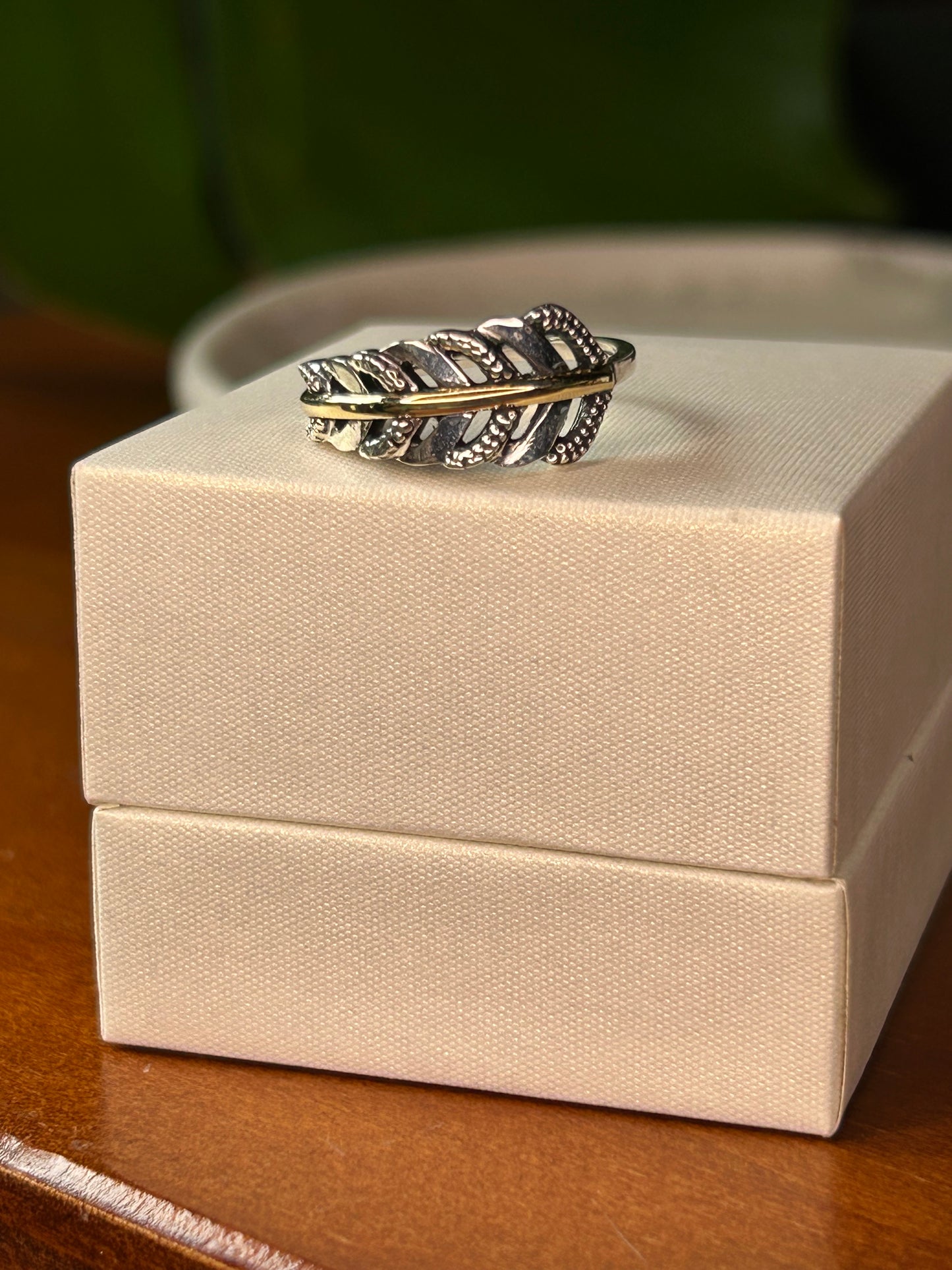 Anillo hoja grande