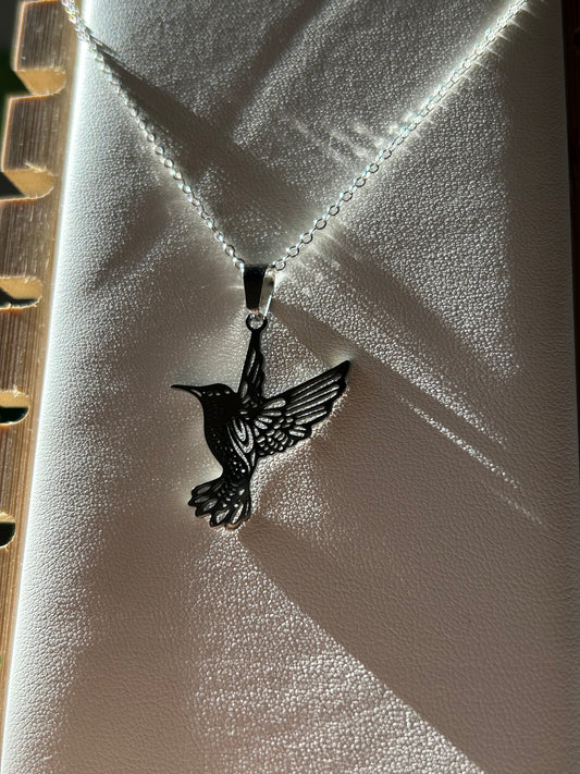 Dije colibrí calado