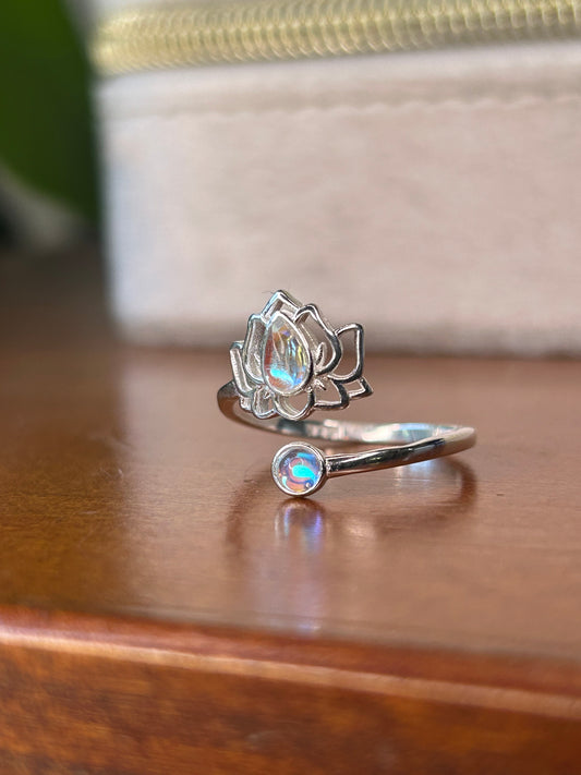Anillo flor de loto