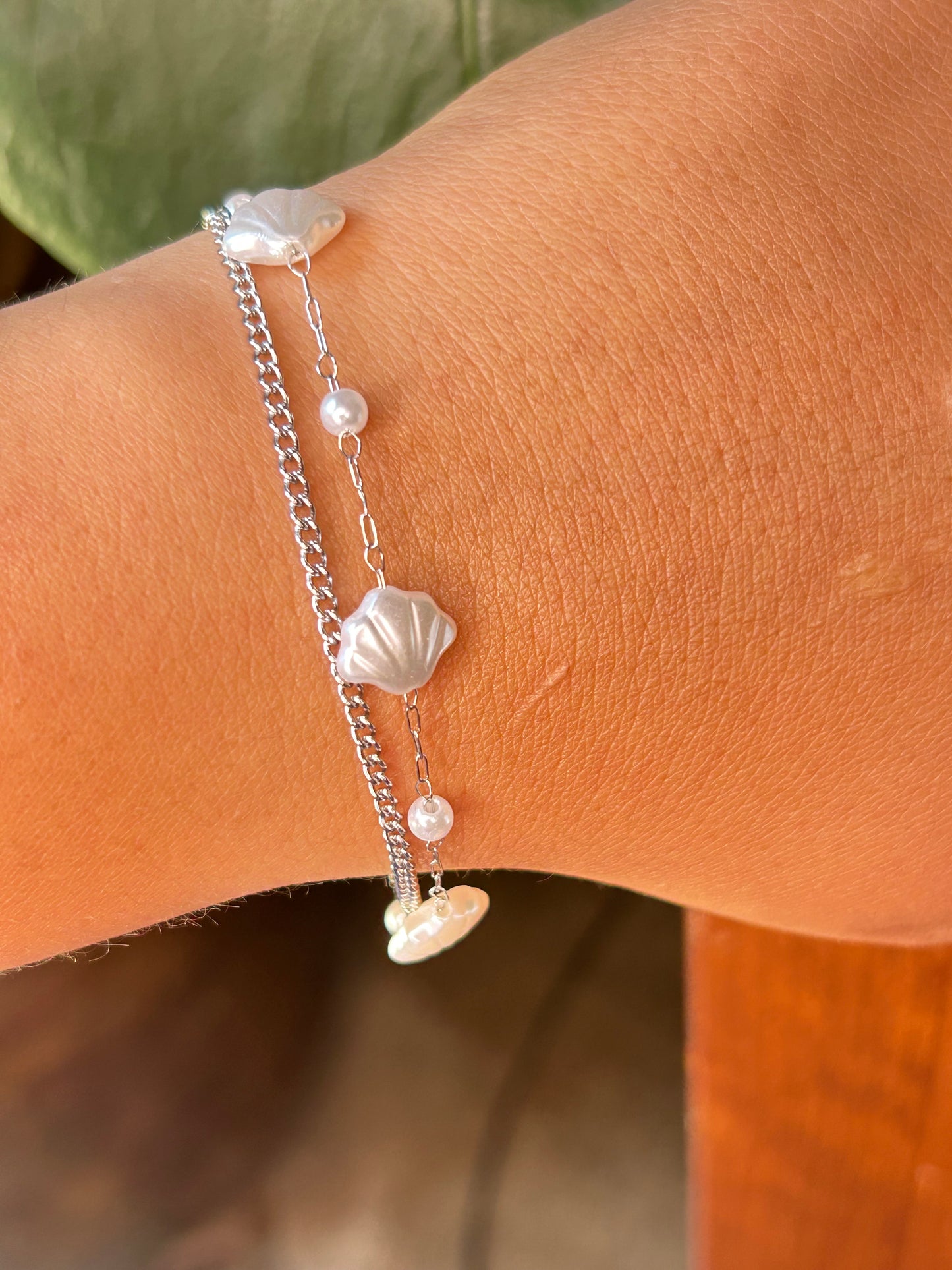 Pulsera Caracolas y perlitas