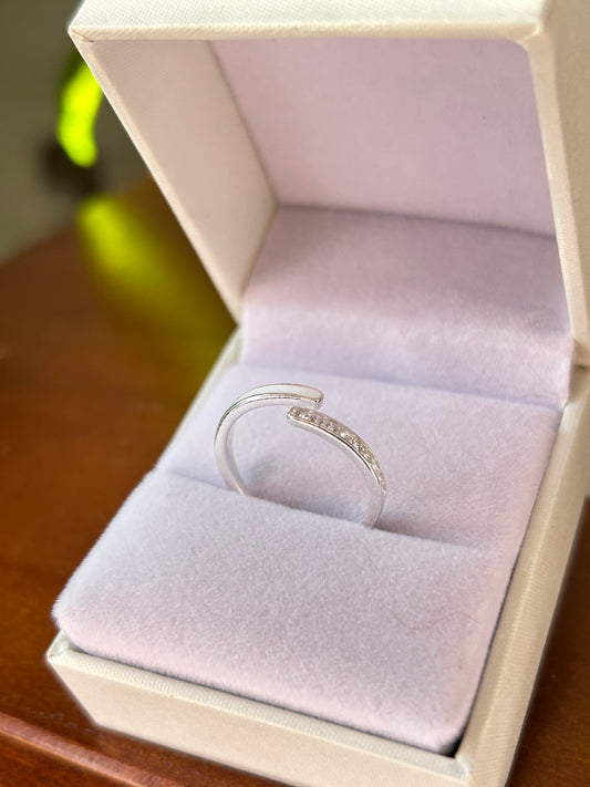 Anillo resina y circonias