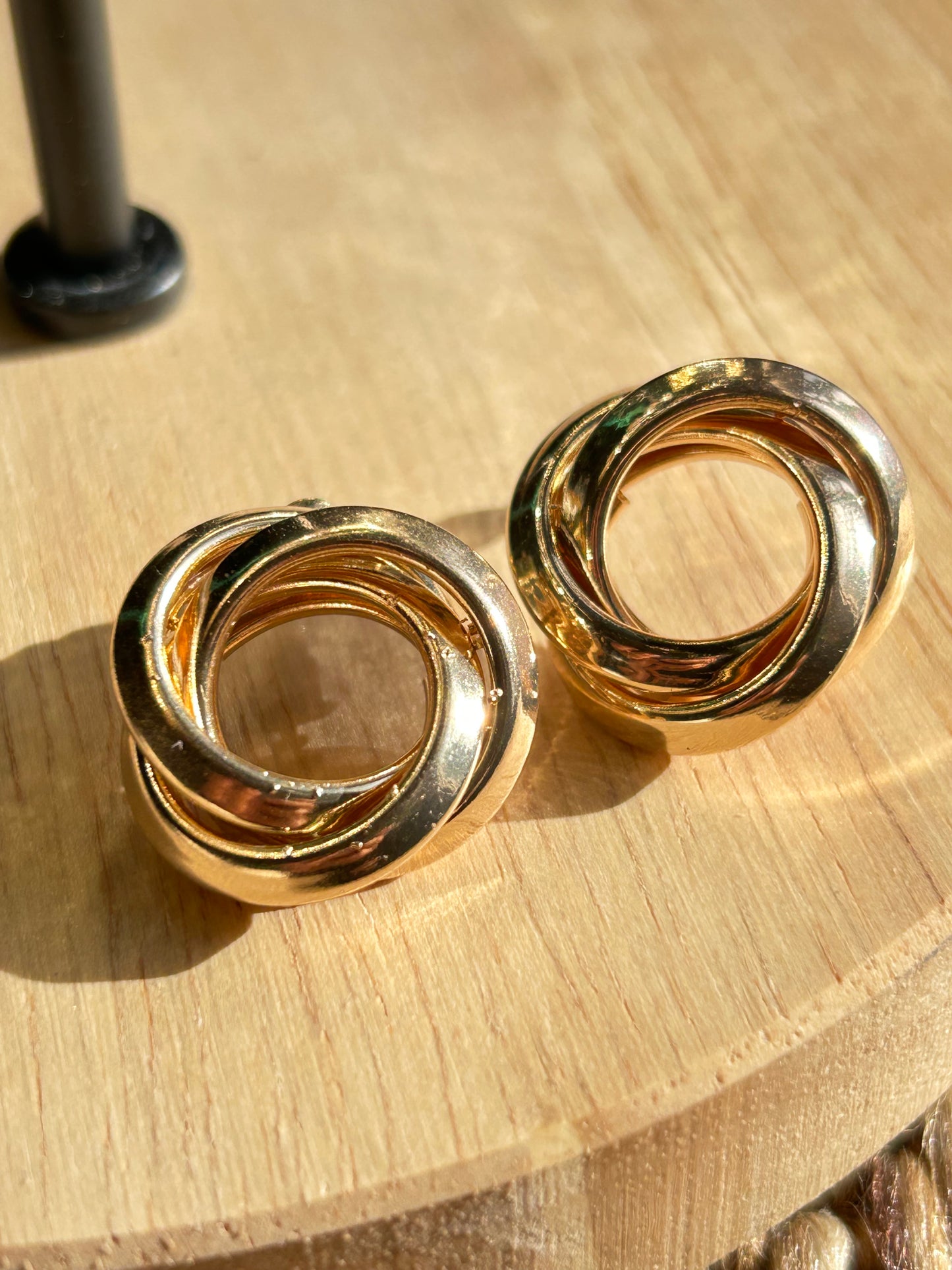 Aros bucle dorados