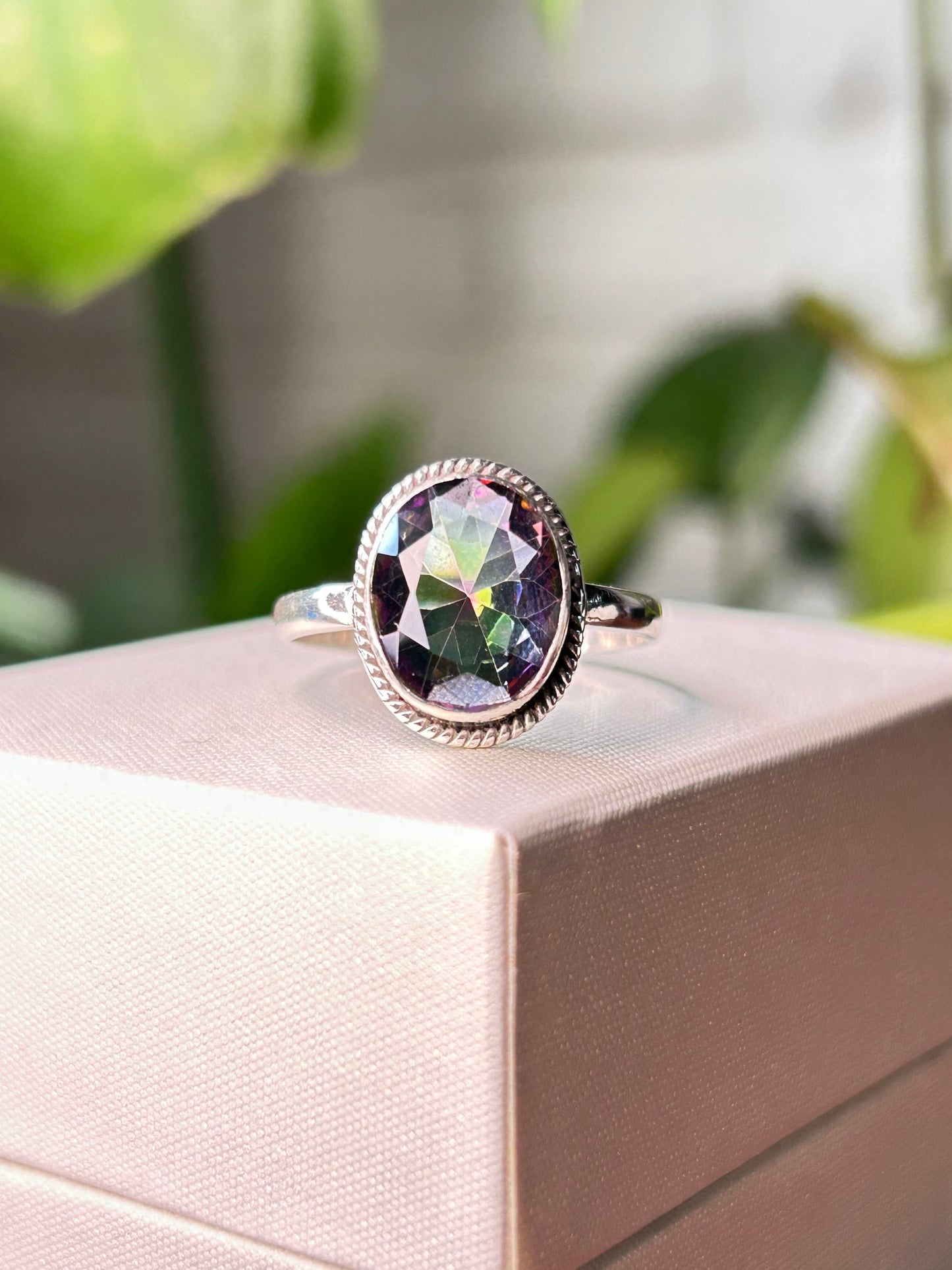 Anillo topacio místico