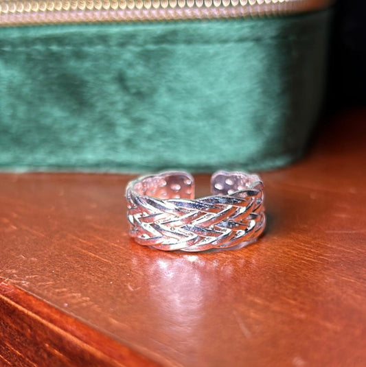 Anillo trenzado semi ajustable