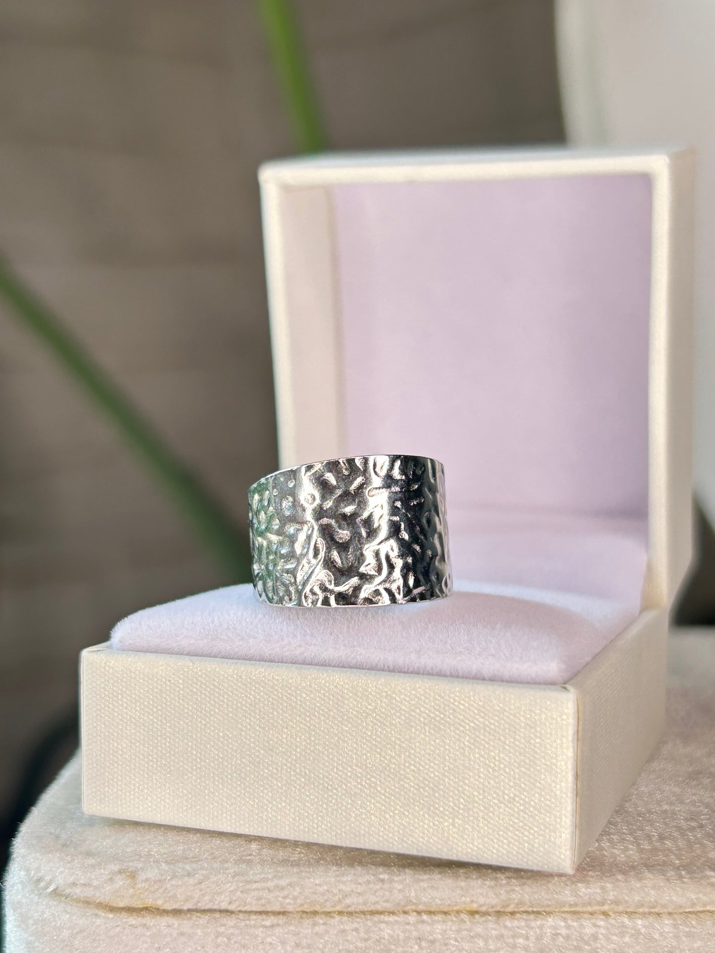 Anillo Martillado Semi Ajustable