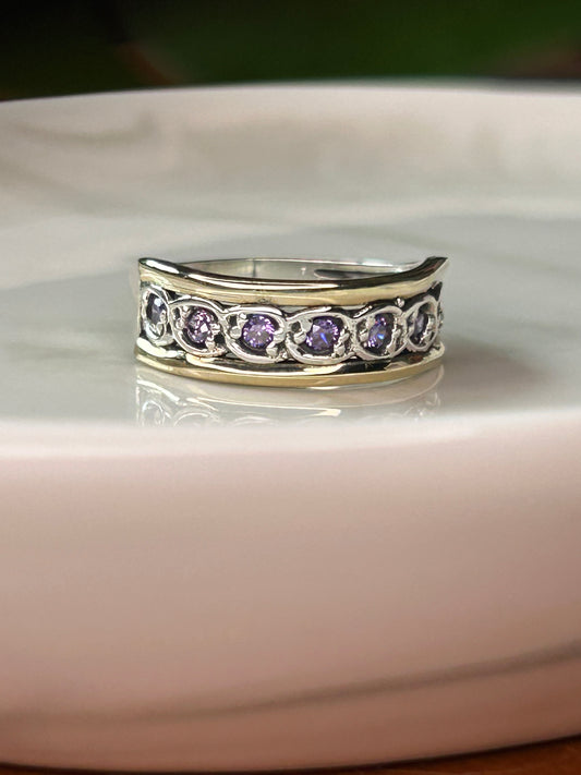 Anillo círculos circonias lilas