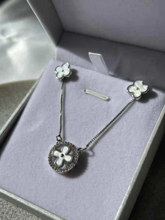 Conjunto flor estilo VC plateado