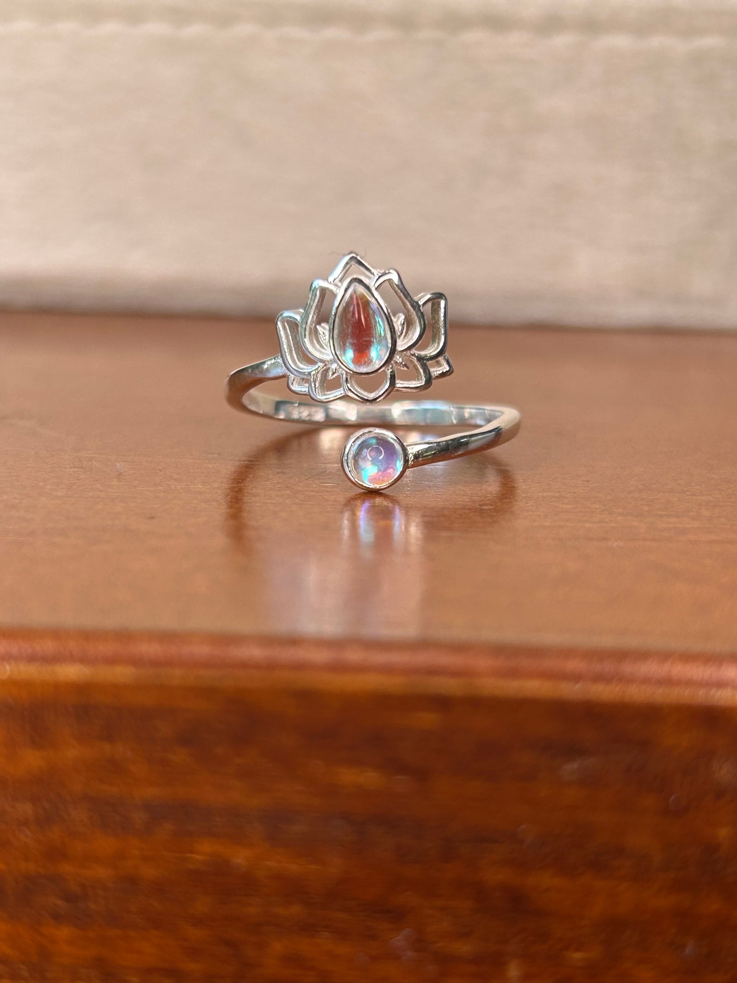 Anillo flor de loto