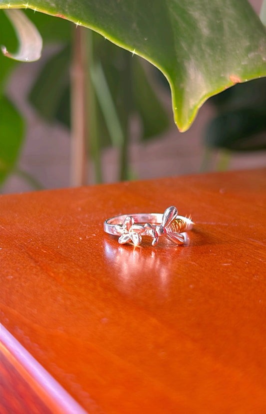 Anillo abeja y flor