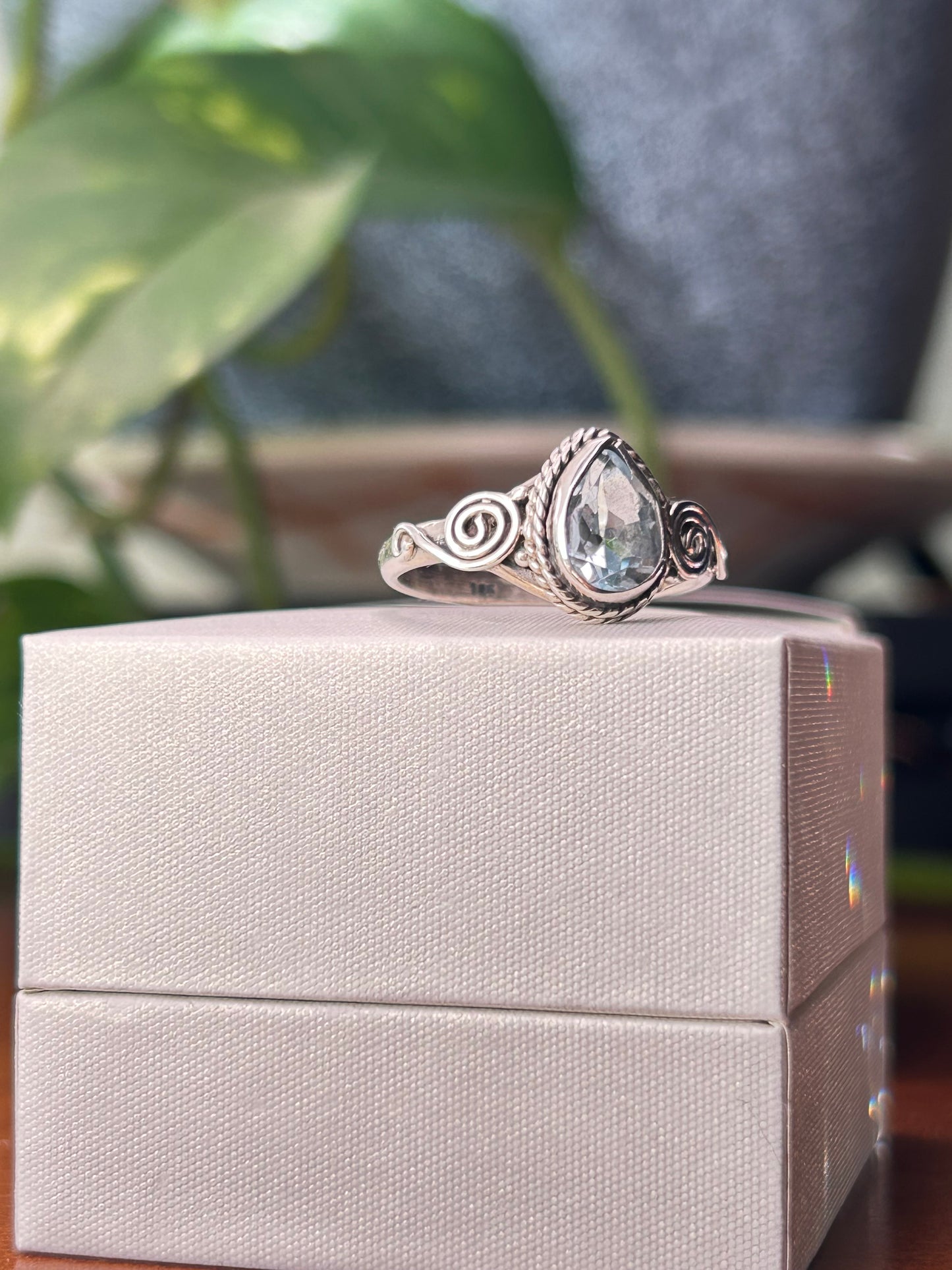 Anillo gota Topacio Azul