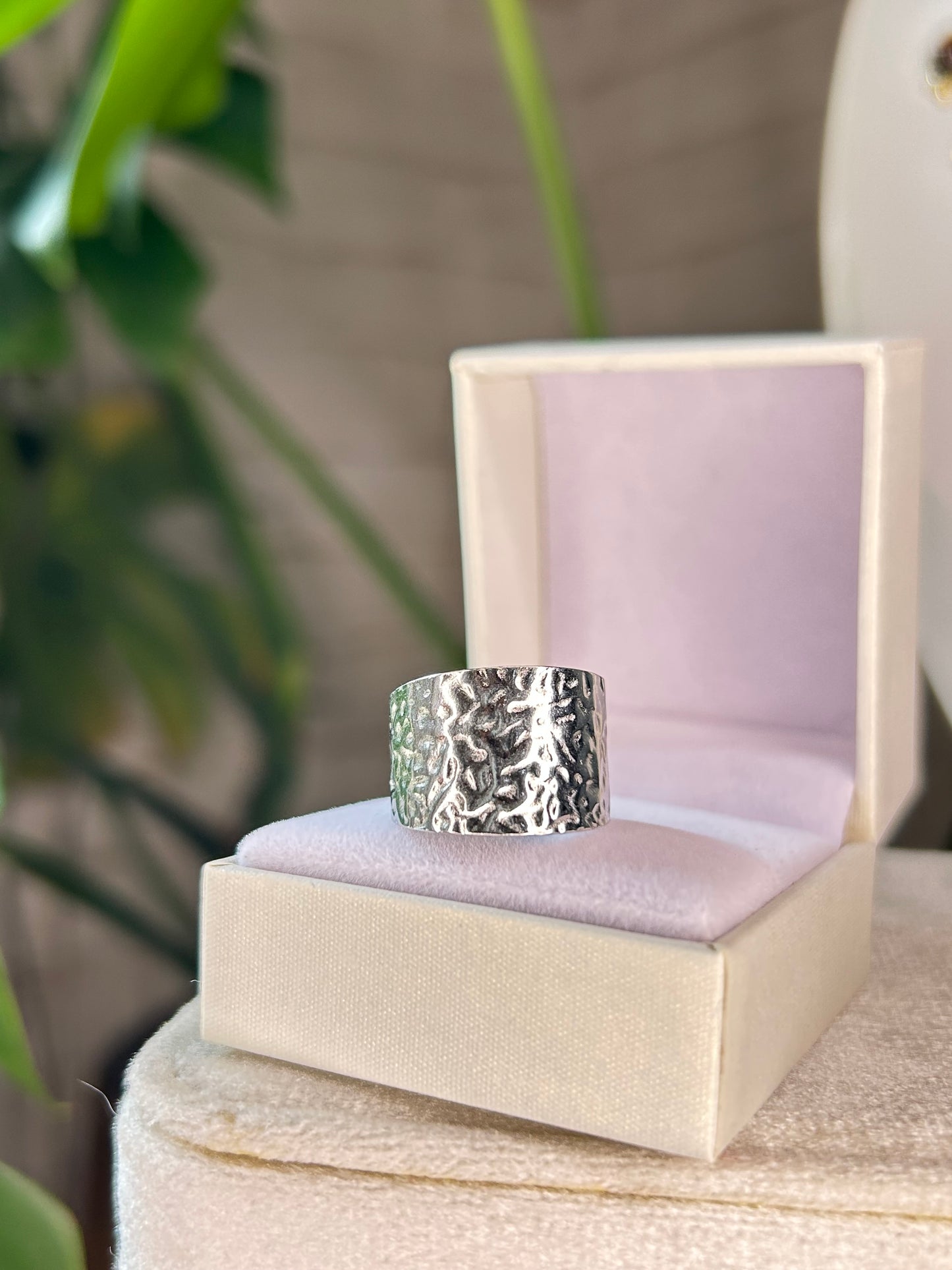 Anillo Martillado Semi Ajustable