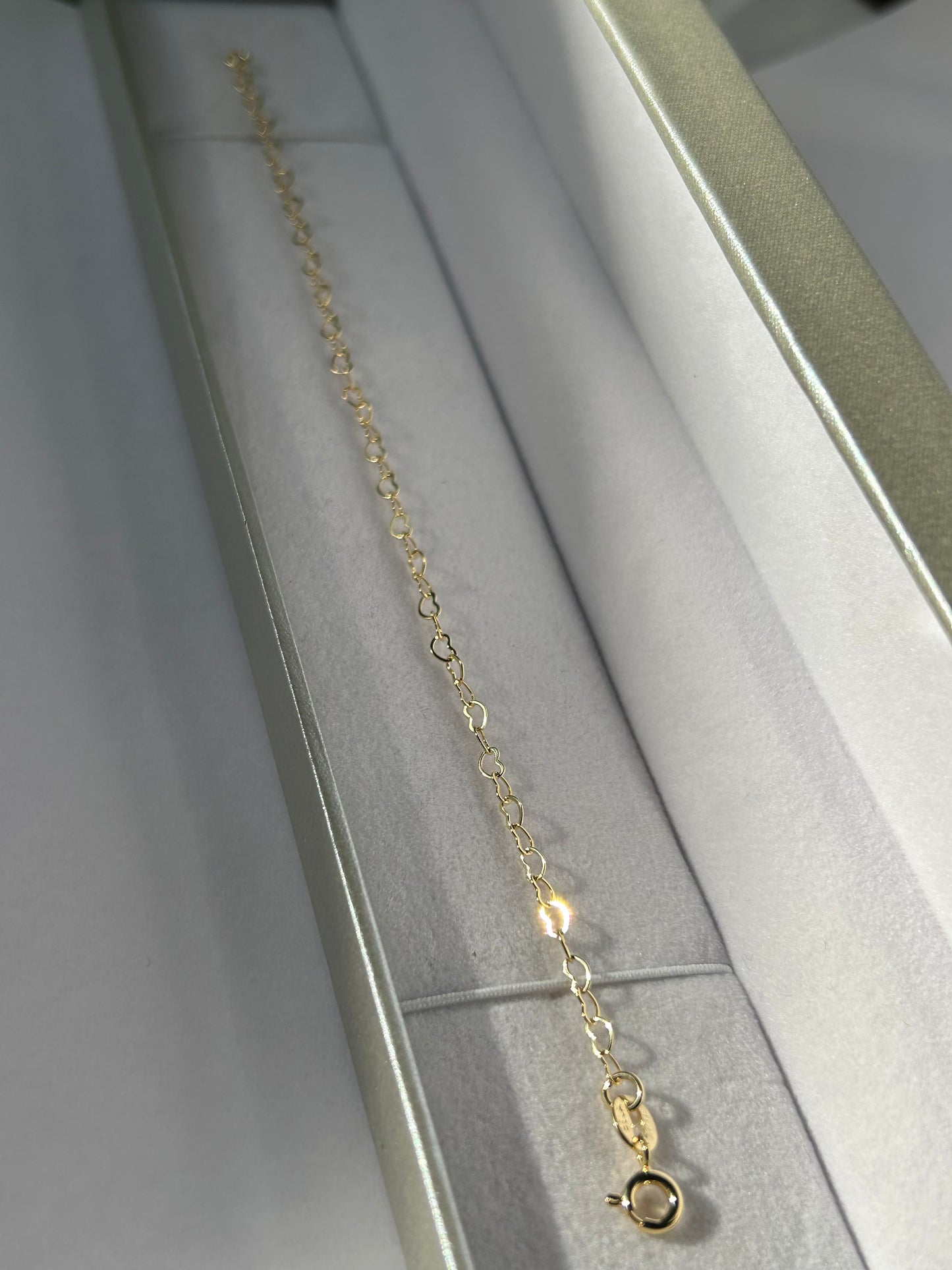 Pulsera corazones calados