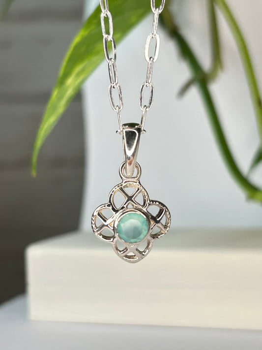 Dije flor calcedonia Aqua