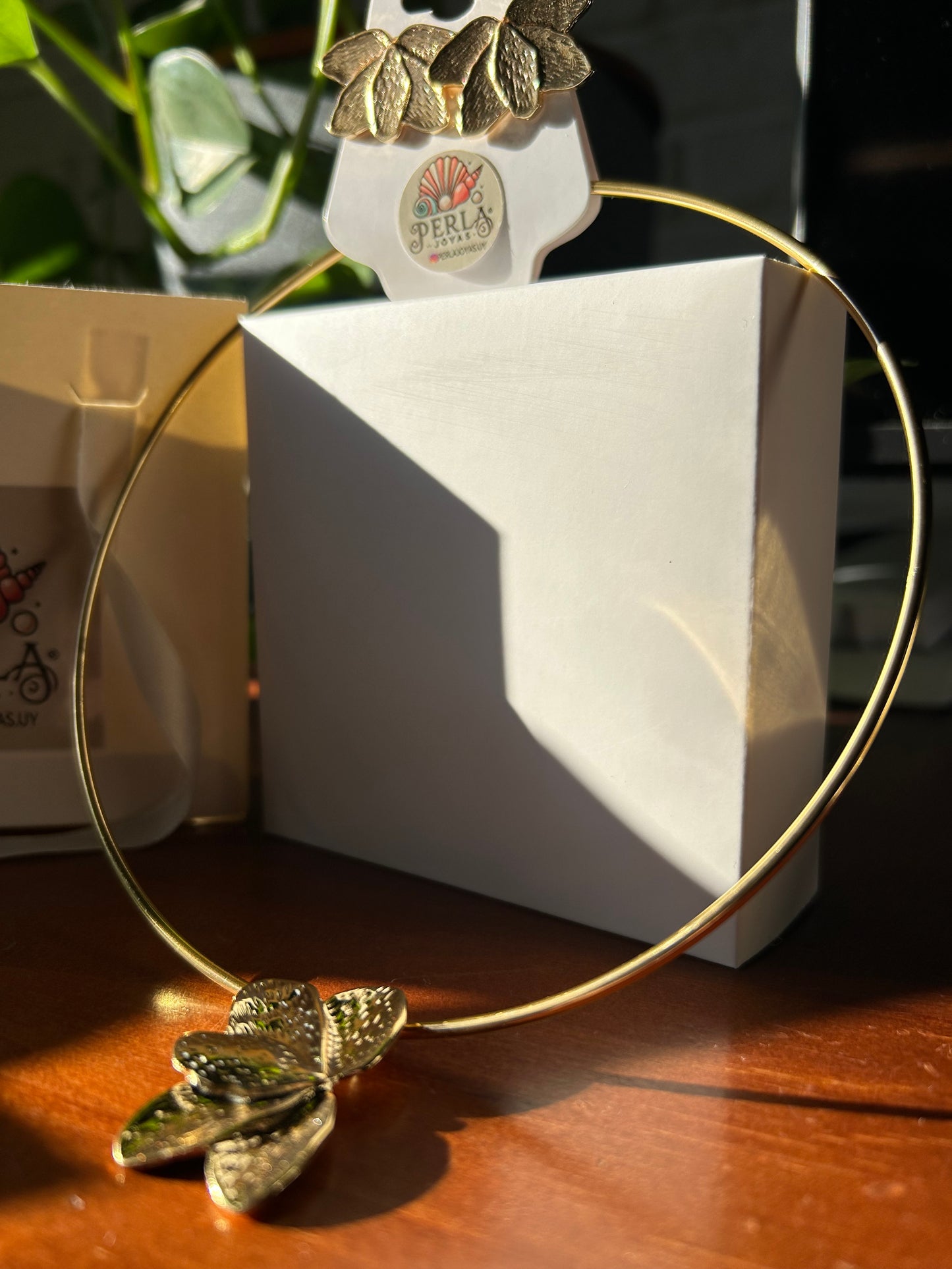 Conjunto media flor oro