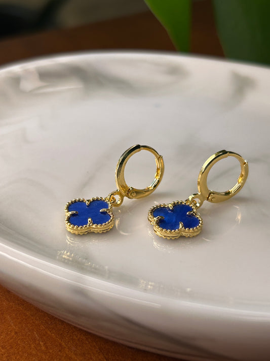 Aros trébol azul