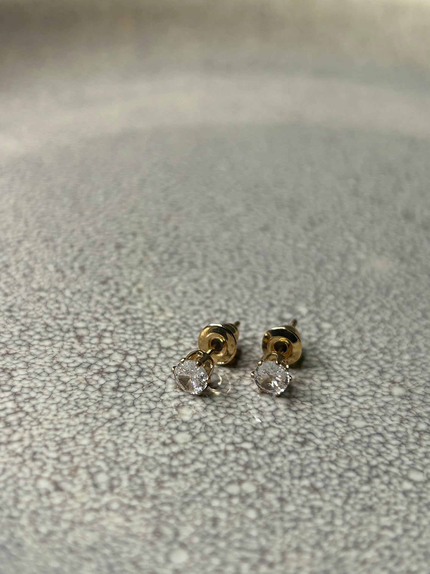 Caravanas mini punto de luz dorado