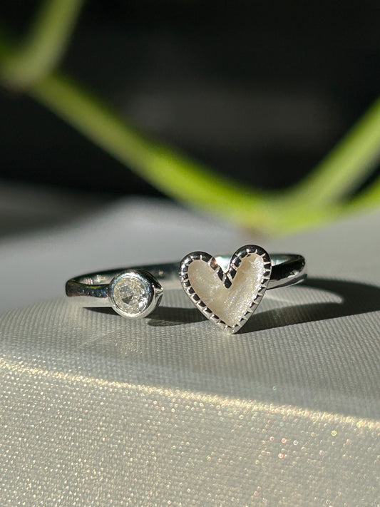 Anillo corazón nacarado
