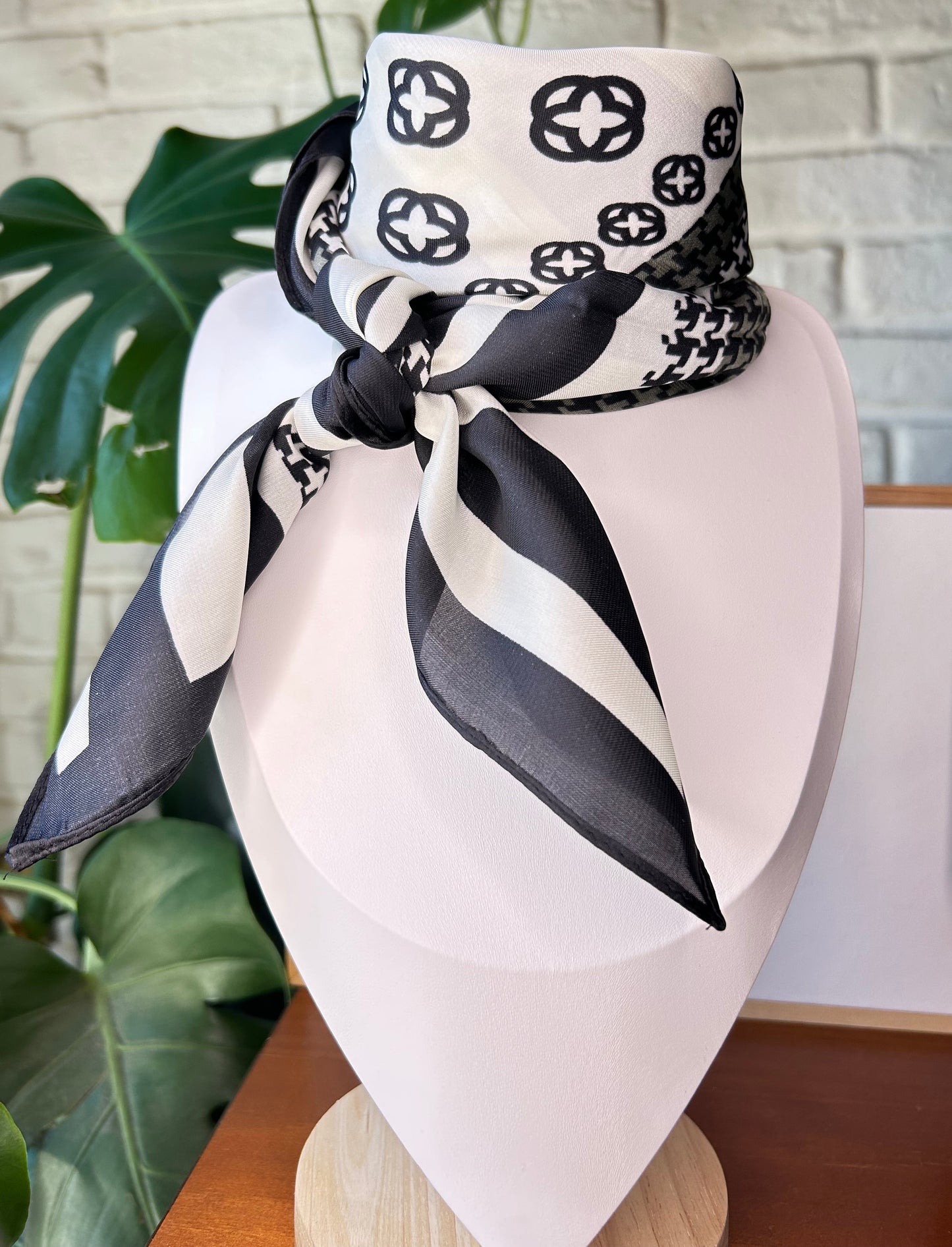 Pañuelo Satinado B&N