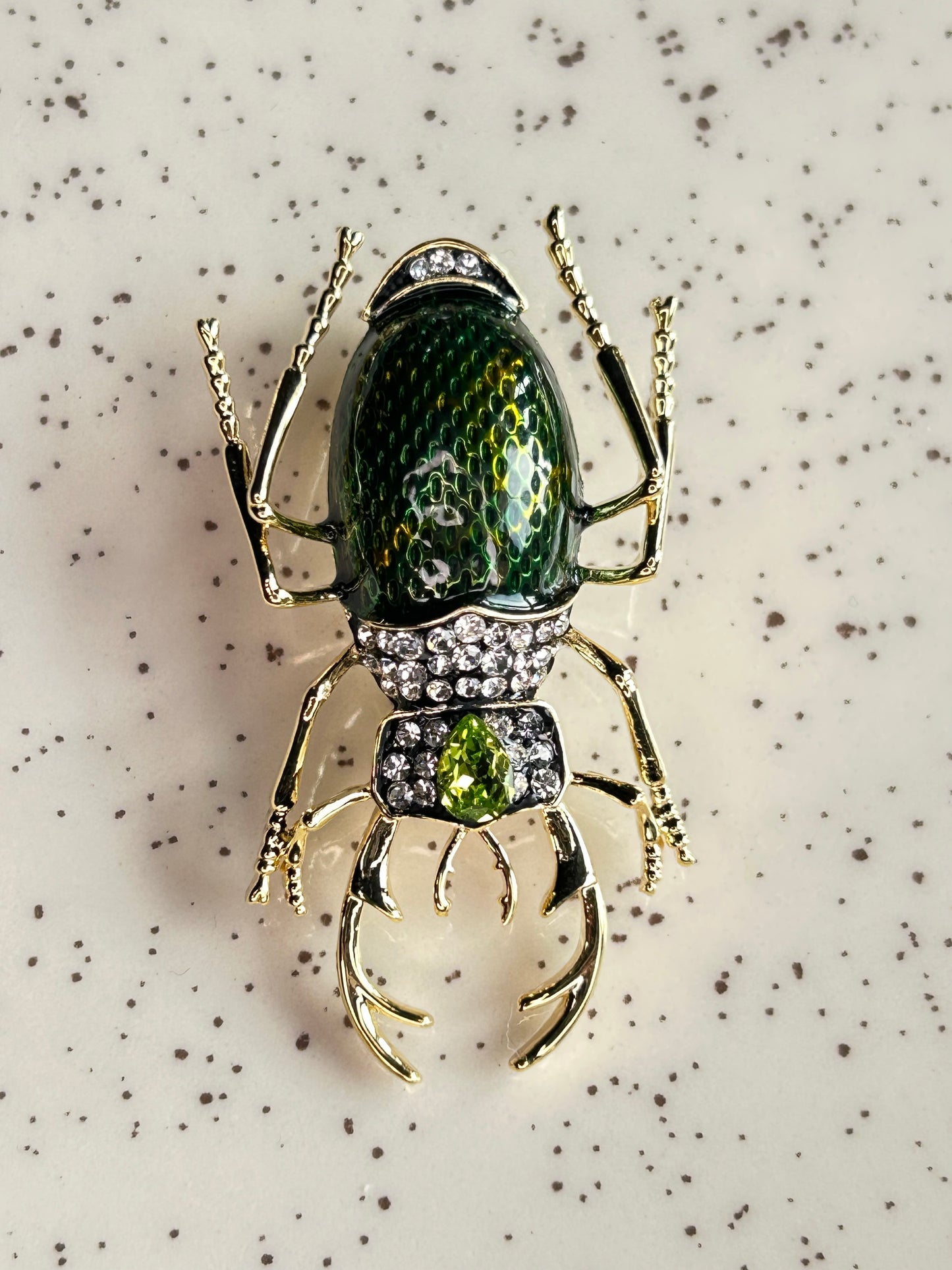 Prendedor escarabajo verde