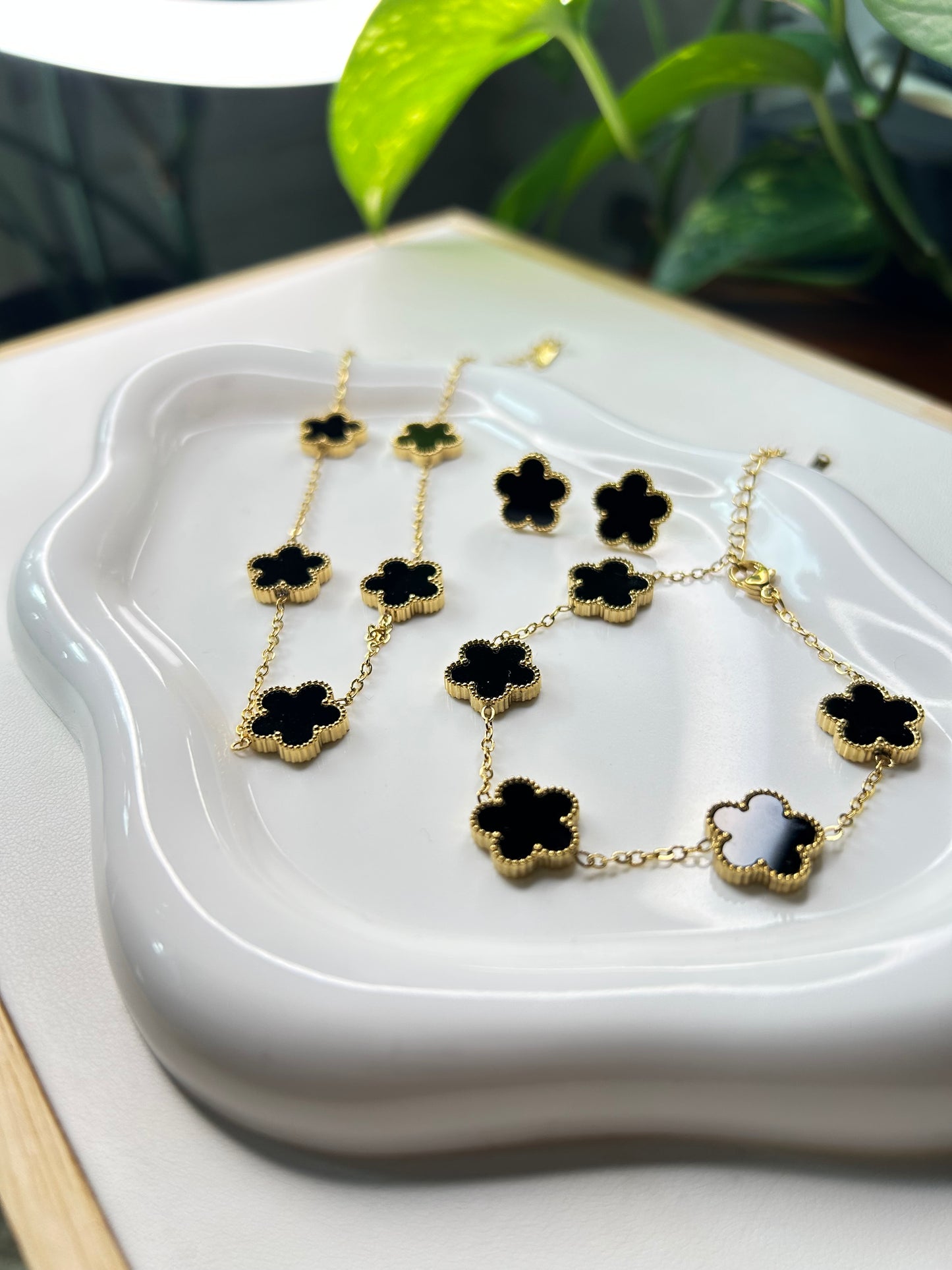Conjunto flor negra