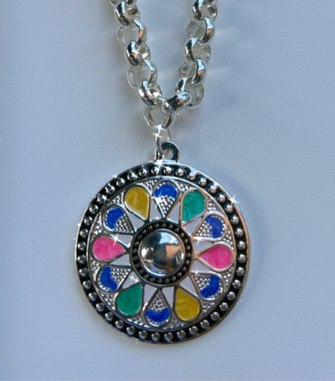 Conjunto círculo y flor resina