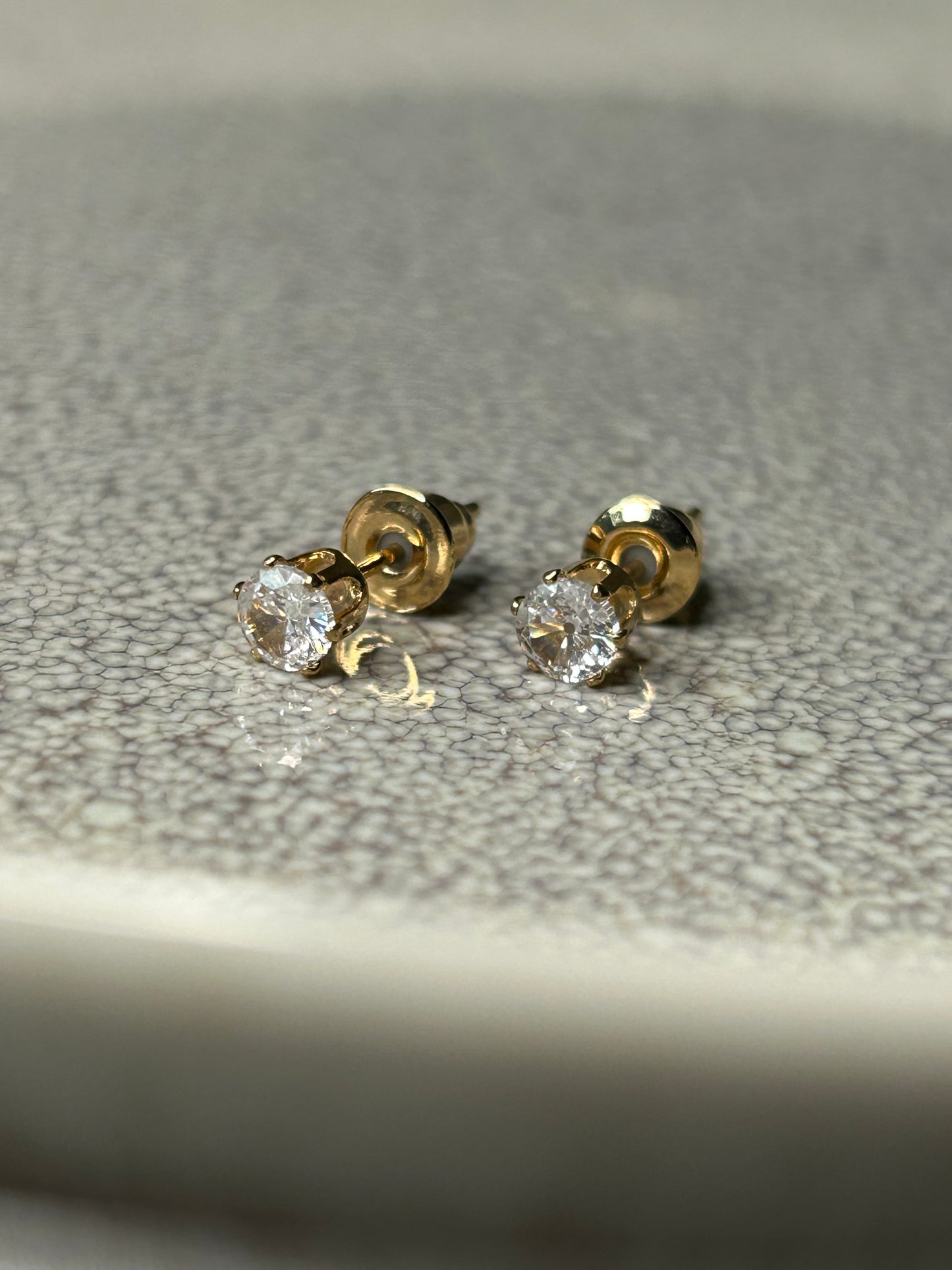 Caravanas mini punto de luz dorado